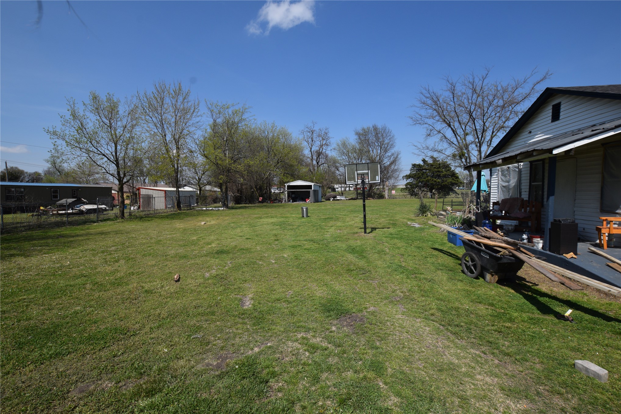 1 W Pine Street Property Photo 32
