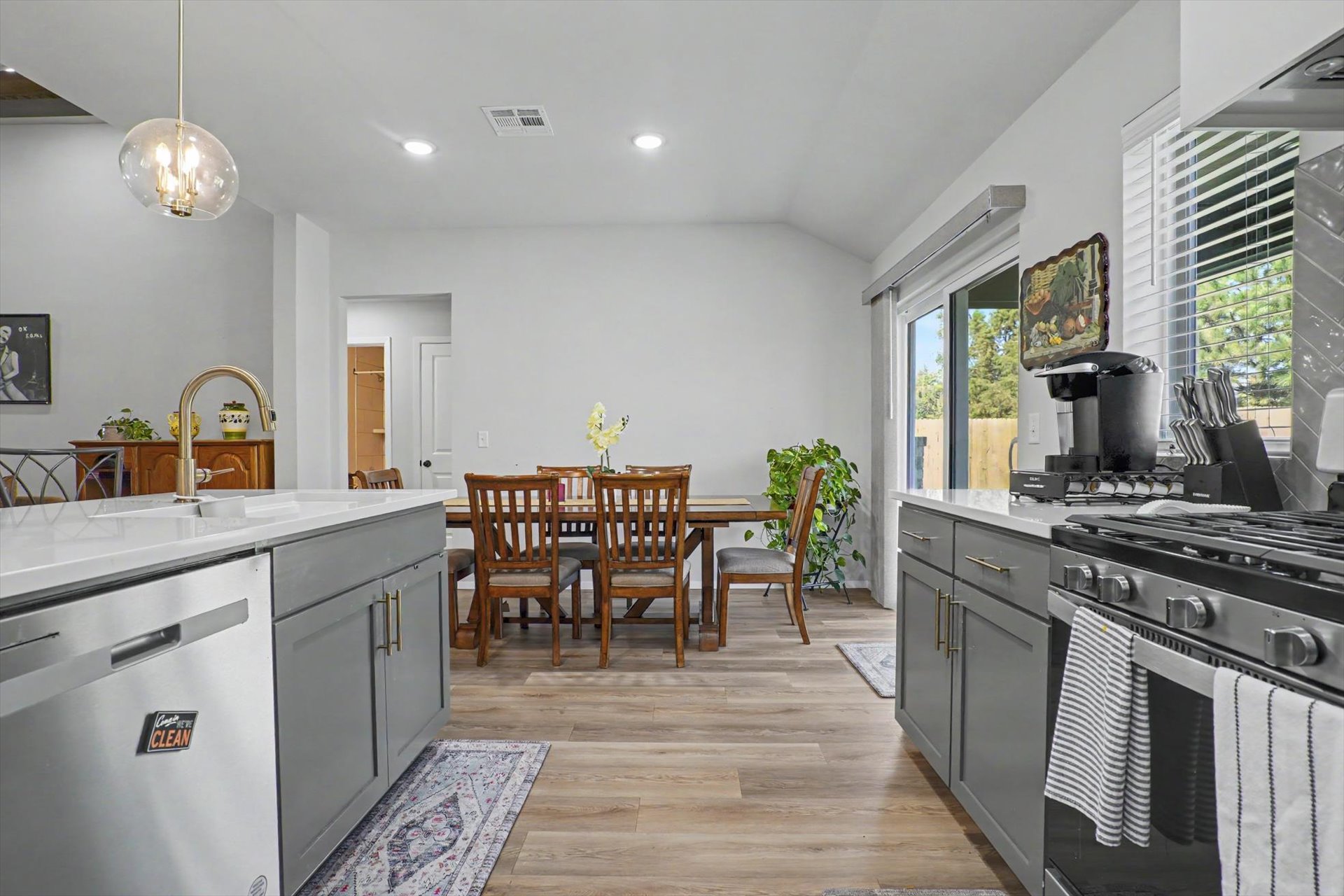 1705 E 138 Street Property Photo 12