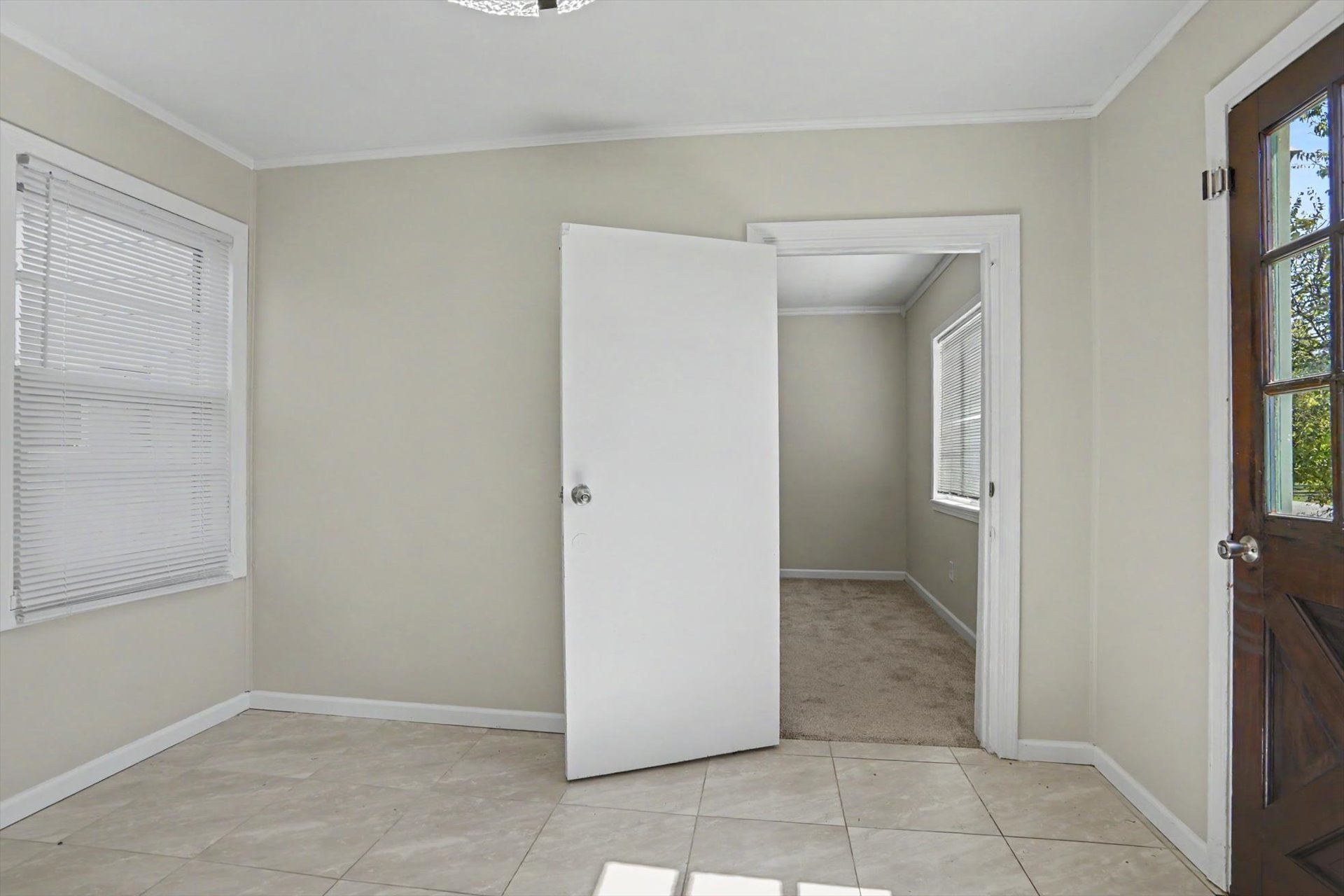 319 S Main Street Property Photo 8