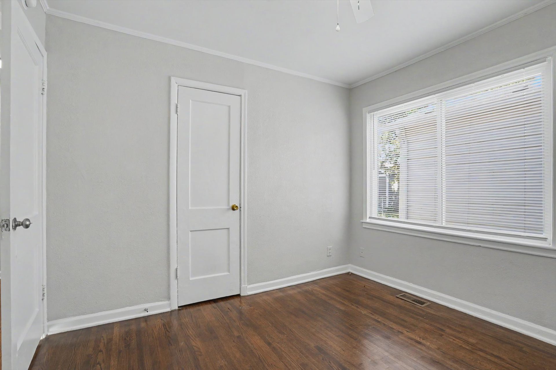 319 S Main Street Property Photo 16