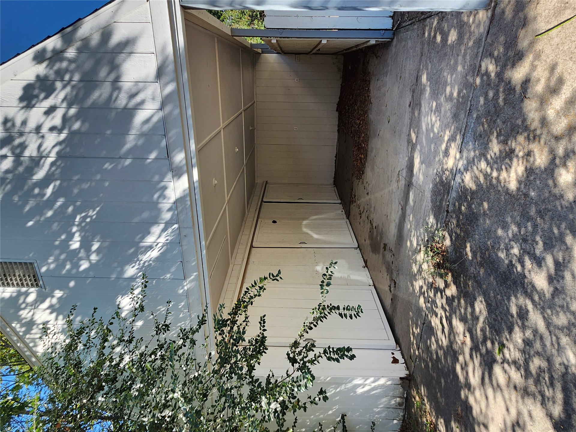 2033 Haskell Boulevard Property Photo 30
