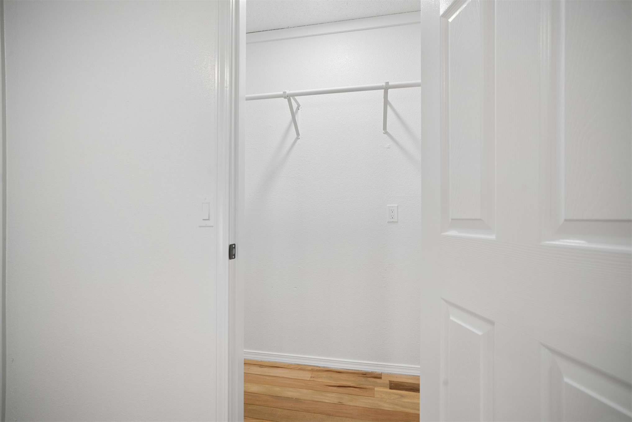 4500 S Elm Avenue Property Photo 9