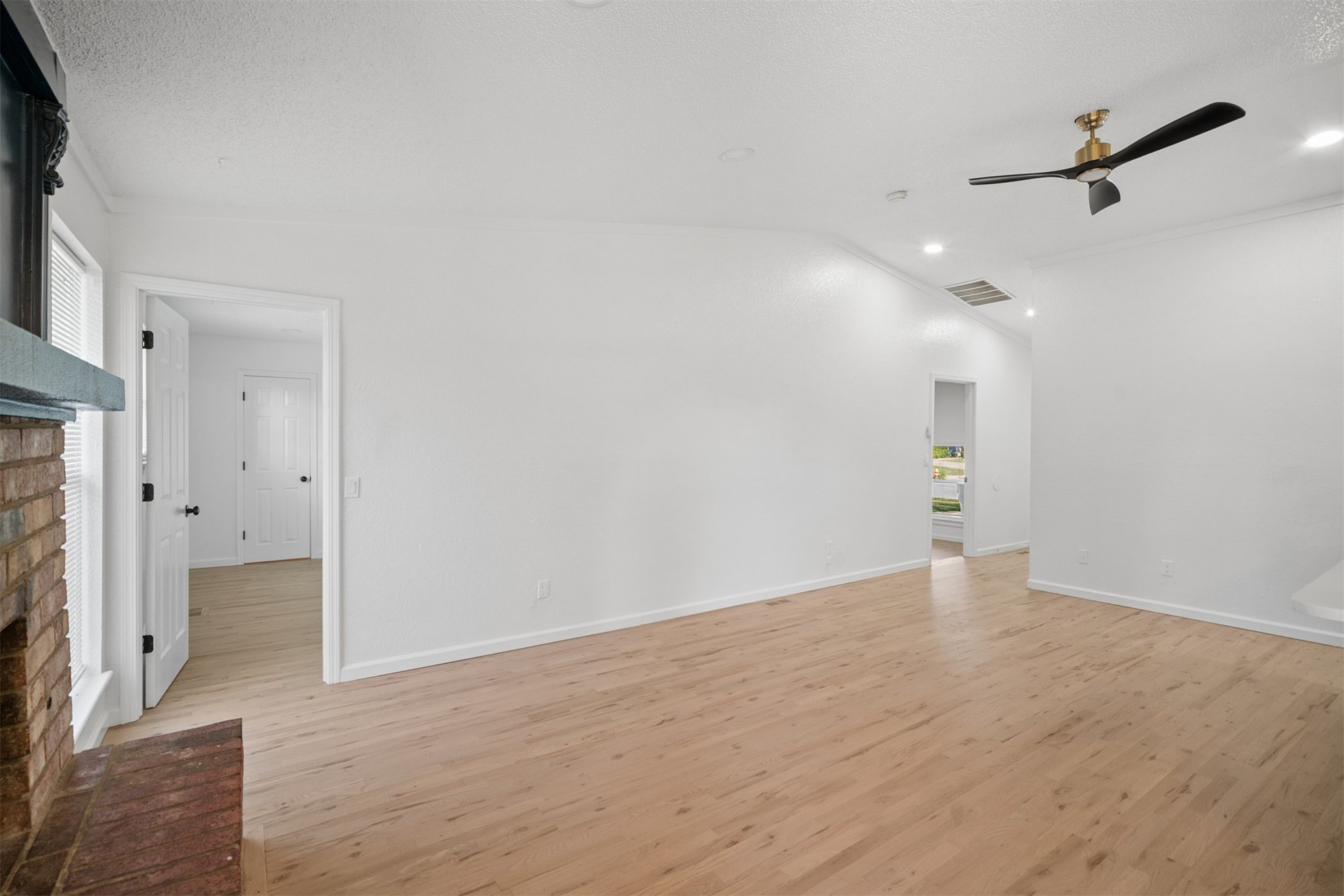 4500 S Elm Avenue Property Photo 13
