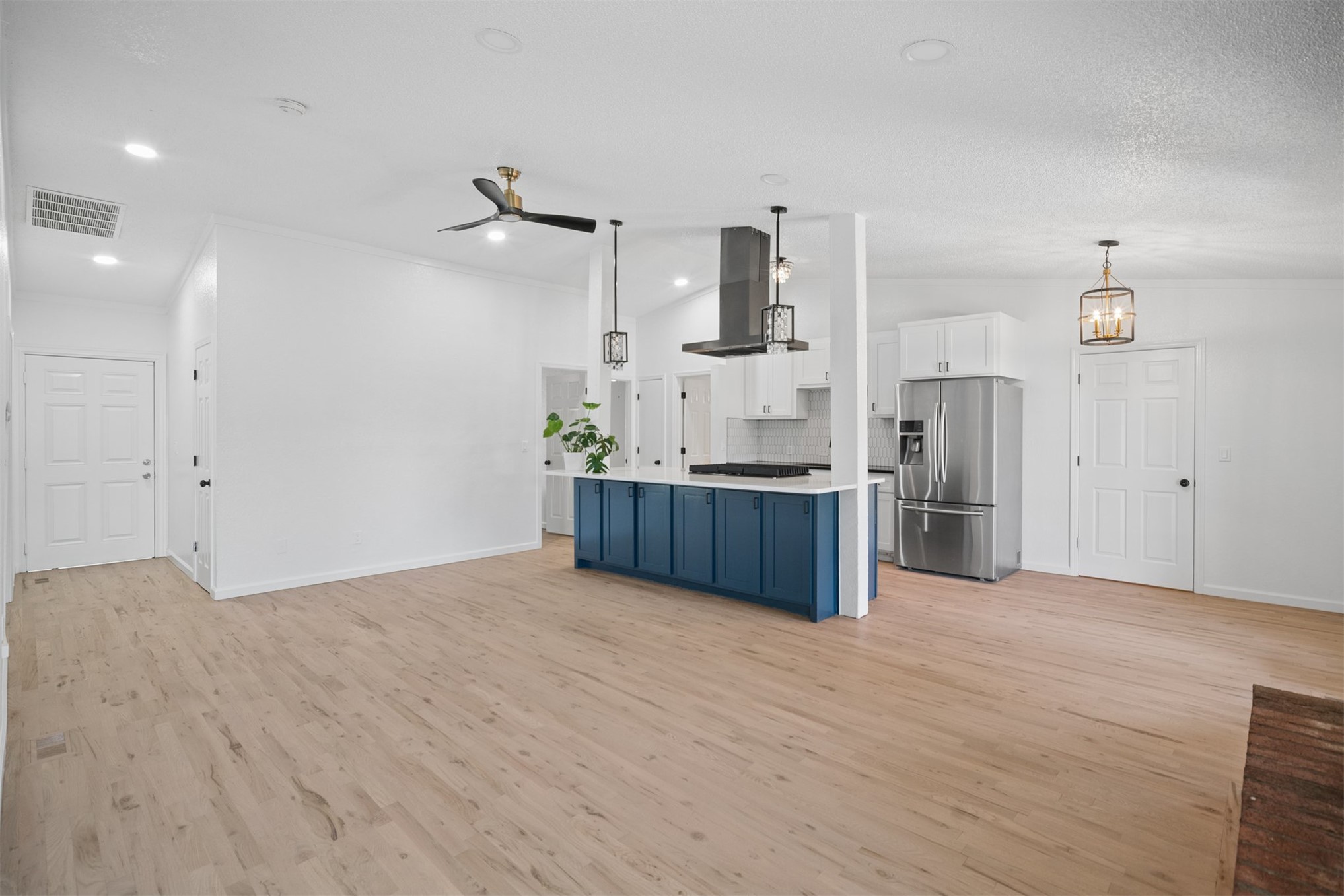 4500 S Elm Avenue Property Photo 15