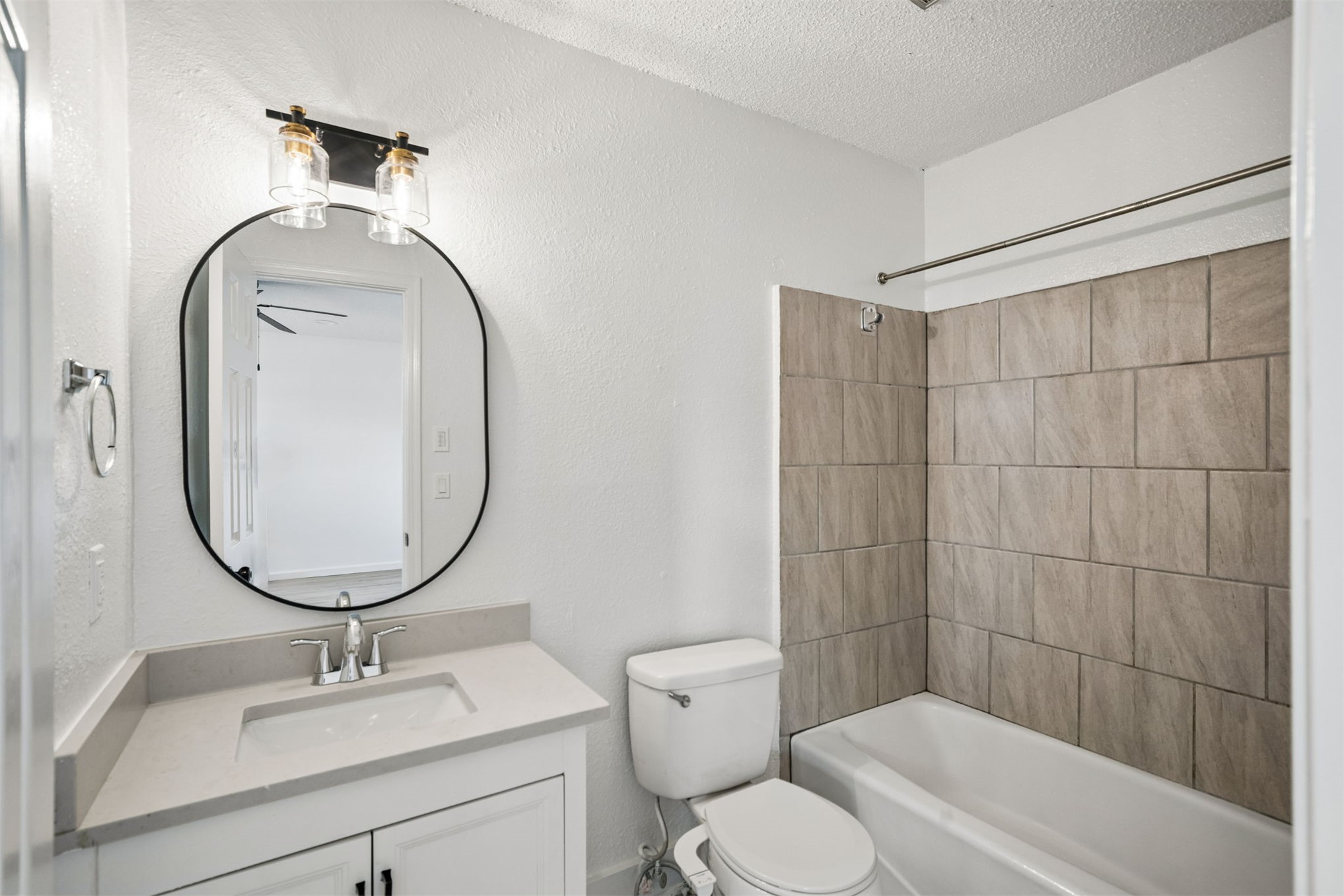 4500 S Elm Avenue Property Photo 20