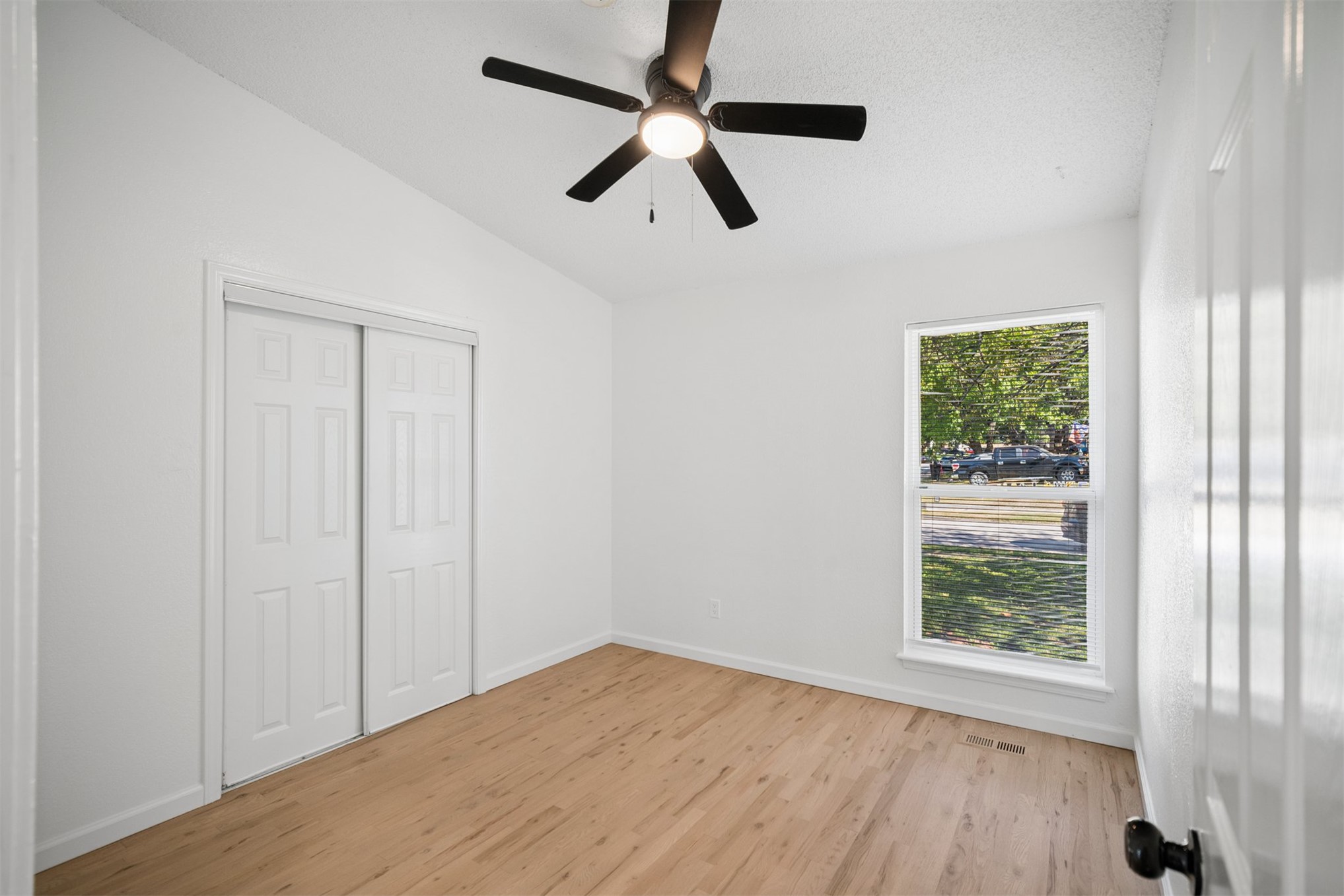 4500 S Elm Avenue Property Photo 21