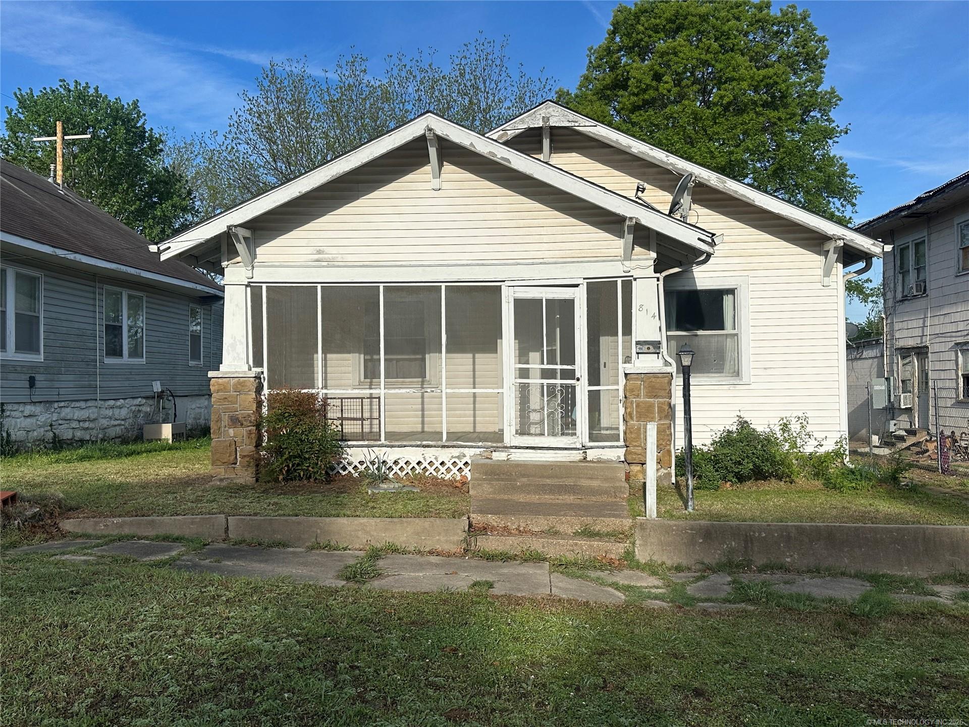 814 S Severs Street Property Photo 1