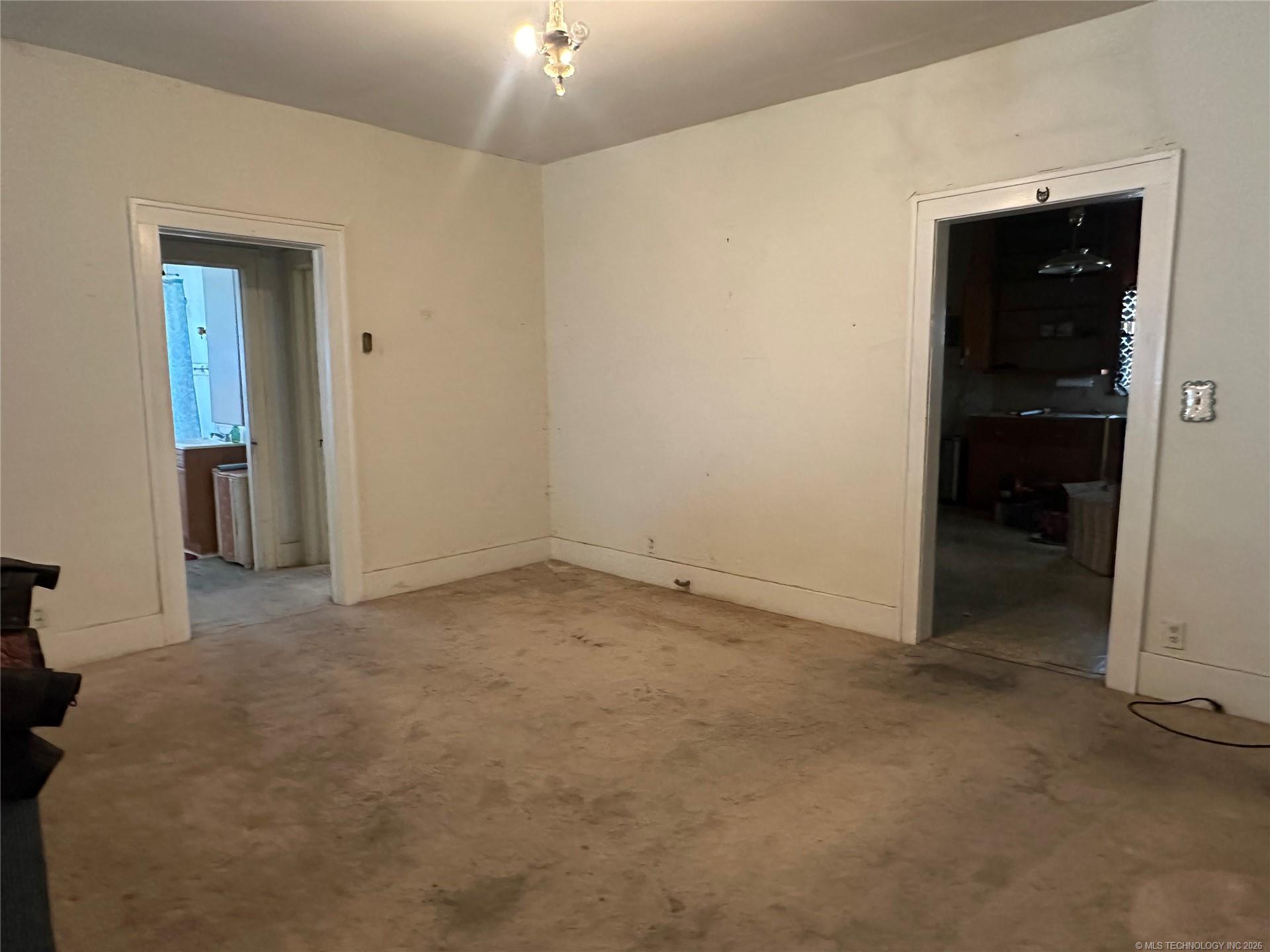 814 S Severs Street Property Photo 7