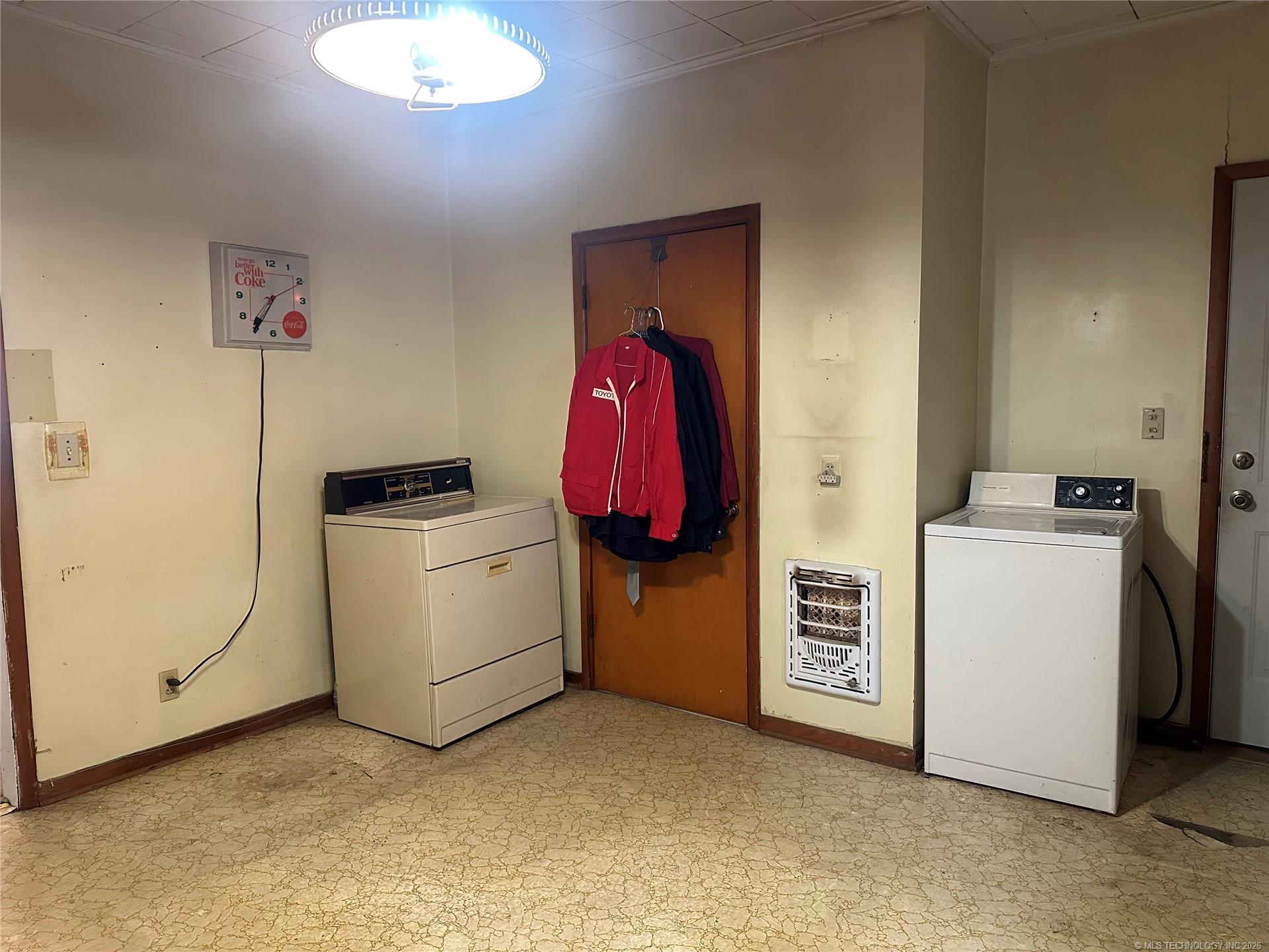 814 S Severs Street Property Photo 11