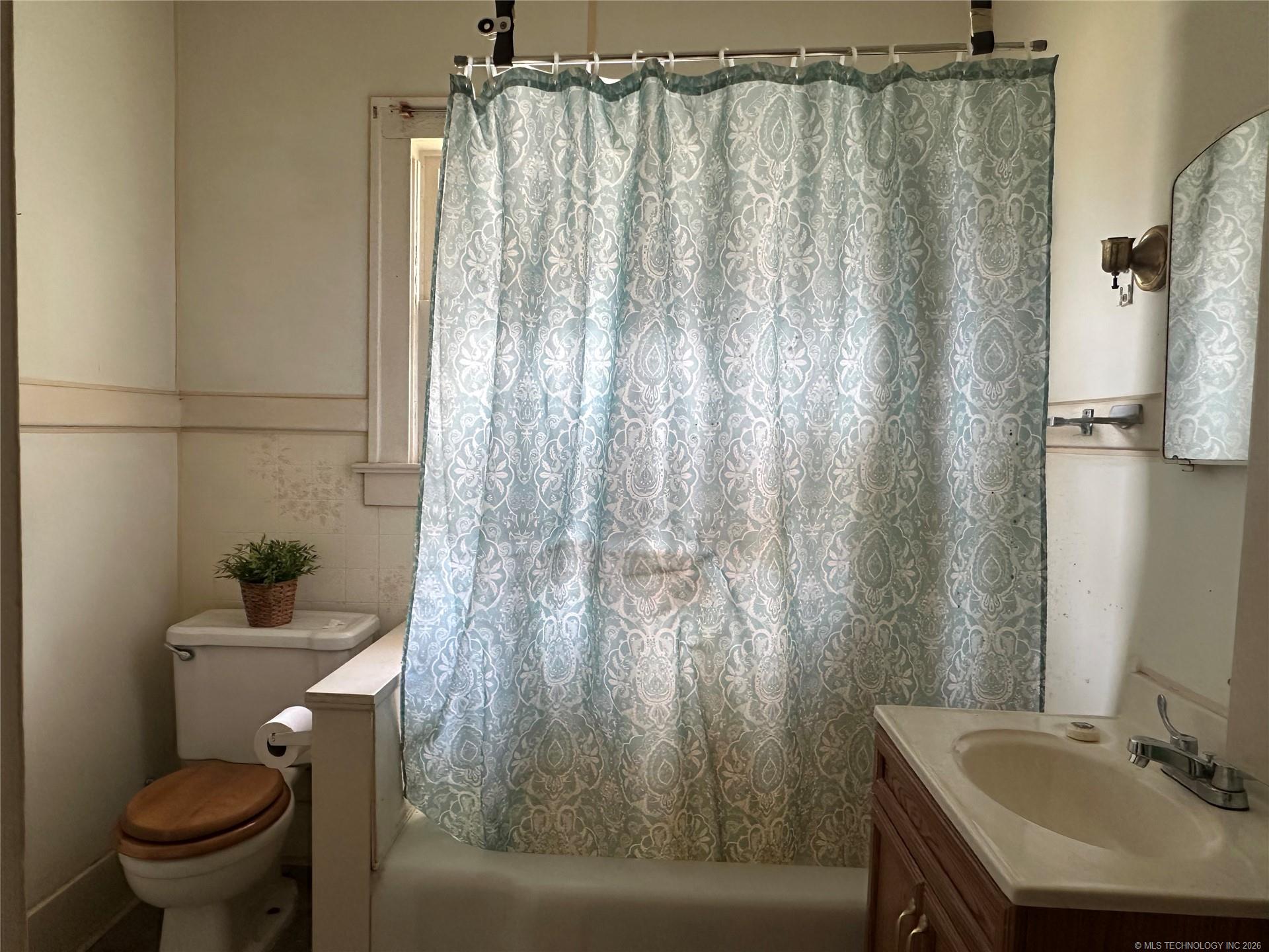 814 S Severs Street Property Photo 14