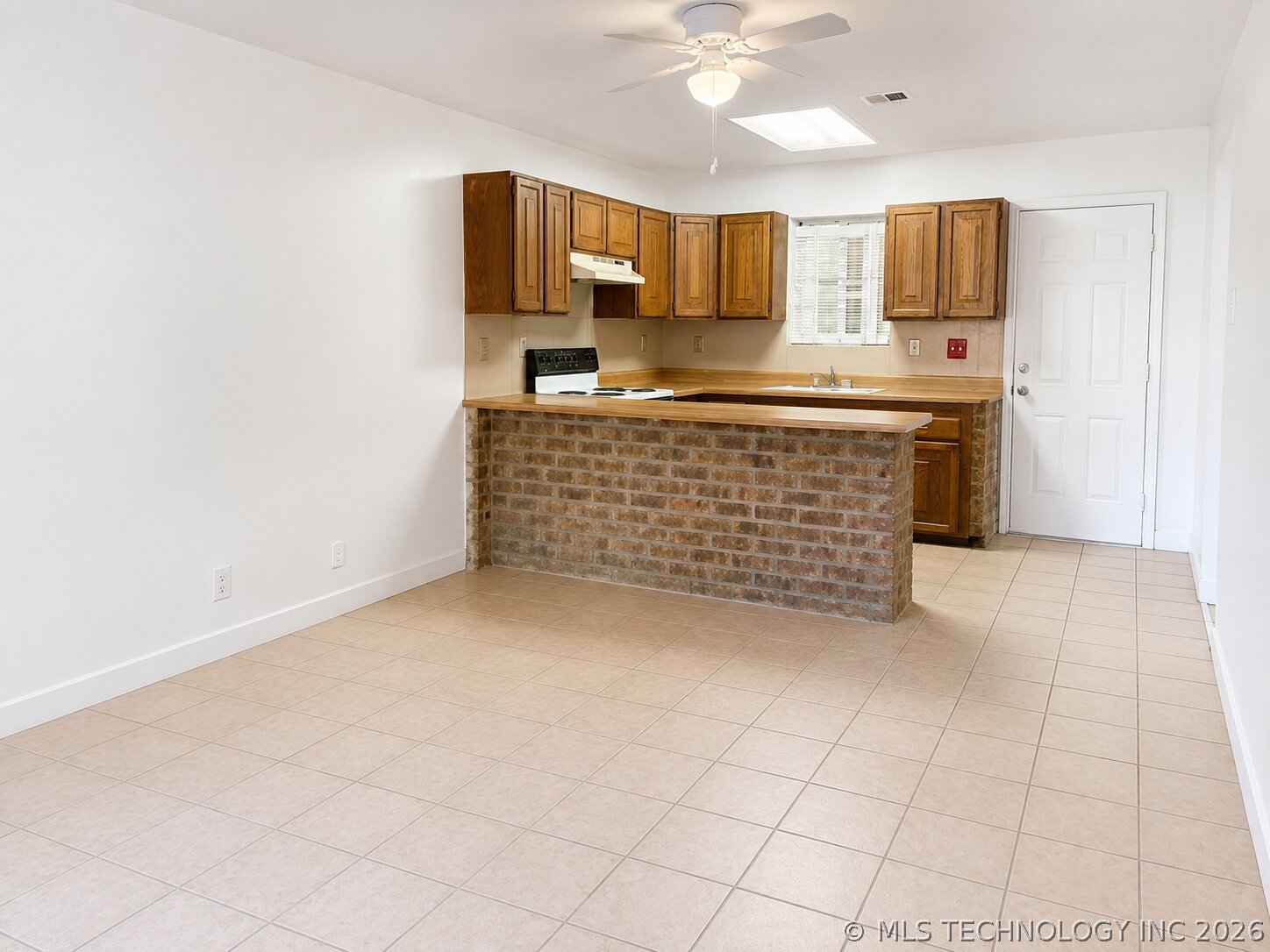 210 Archibald 2 Property Photo 2