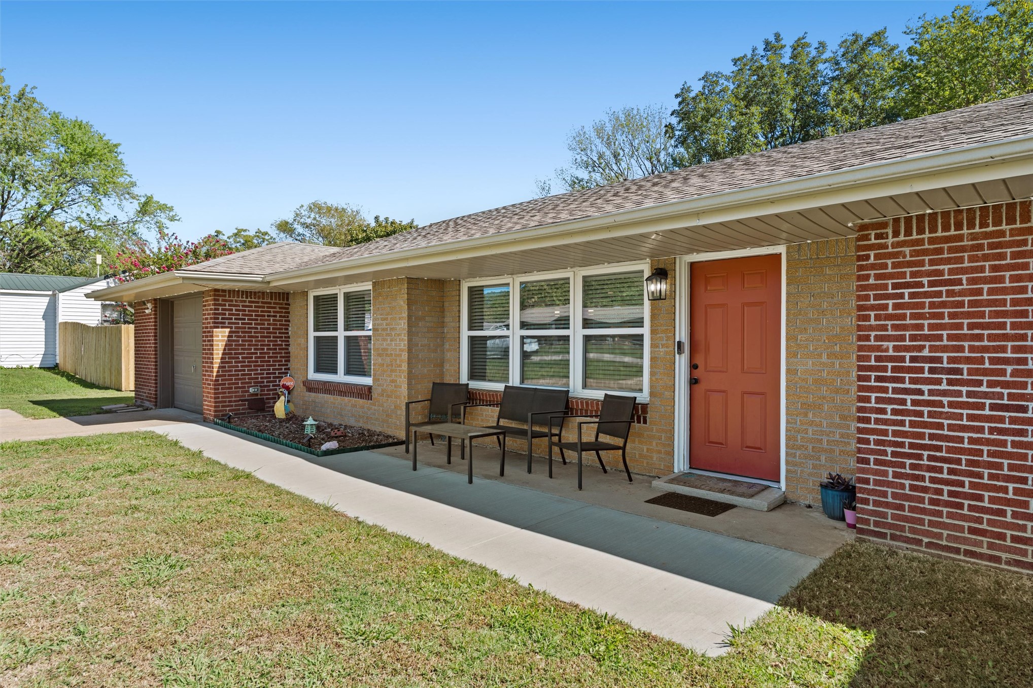 1600 Prairie Heights Property Photo 4