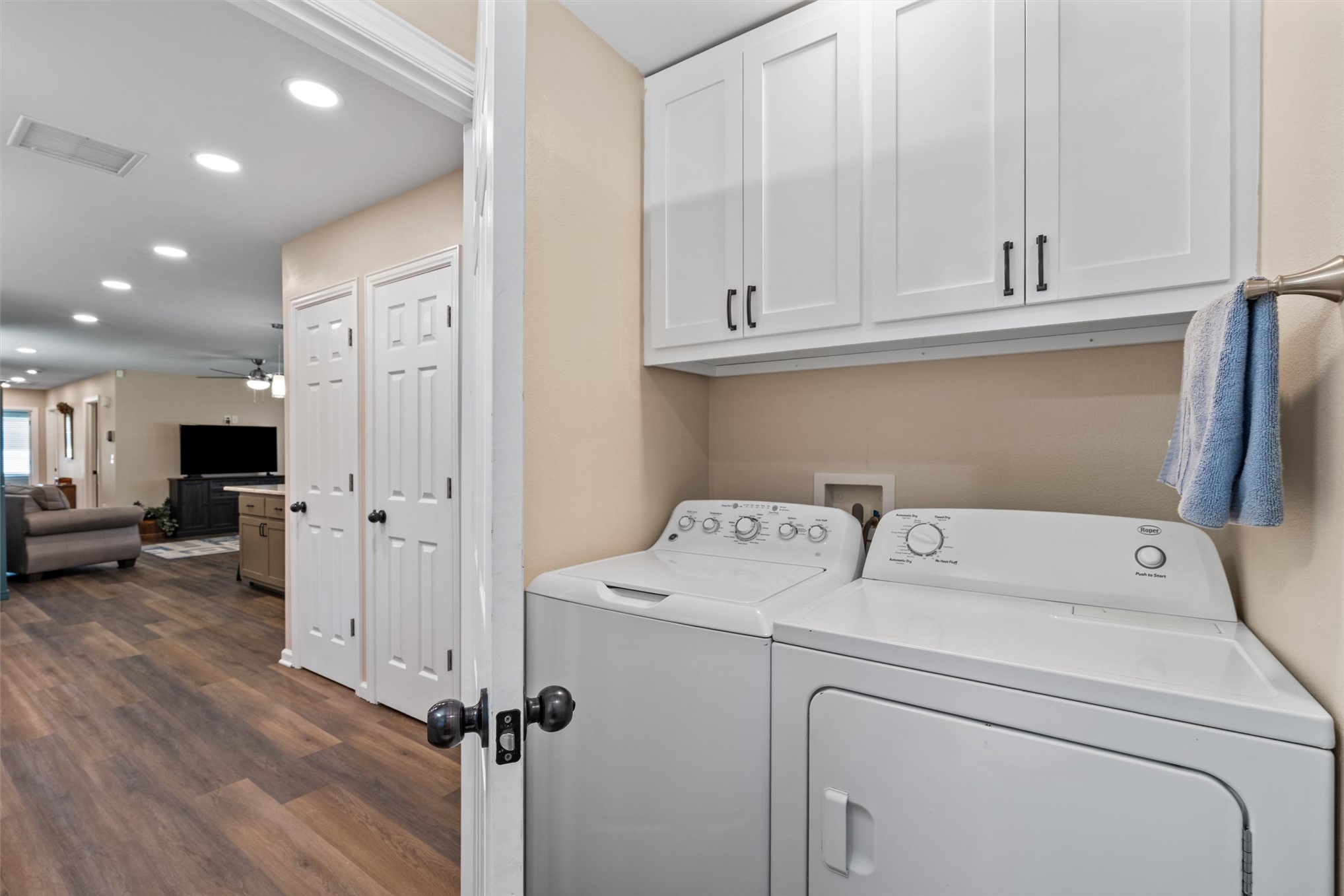 1600 Prairie Heights Property Photo 15