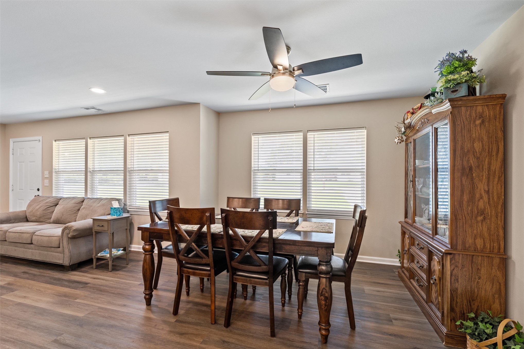 1600 Prairie Heights Property Photo 16