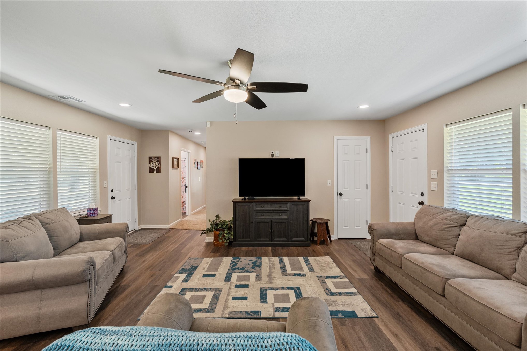 1600 Prairie Heights Property Photo 19