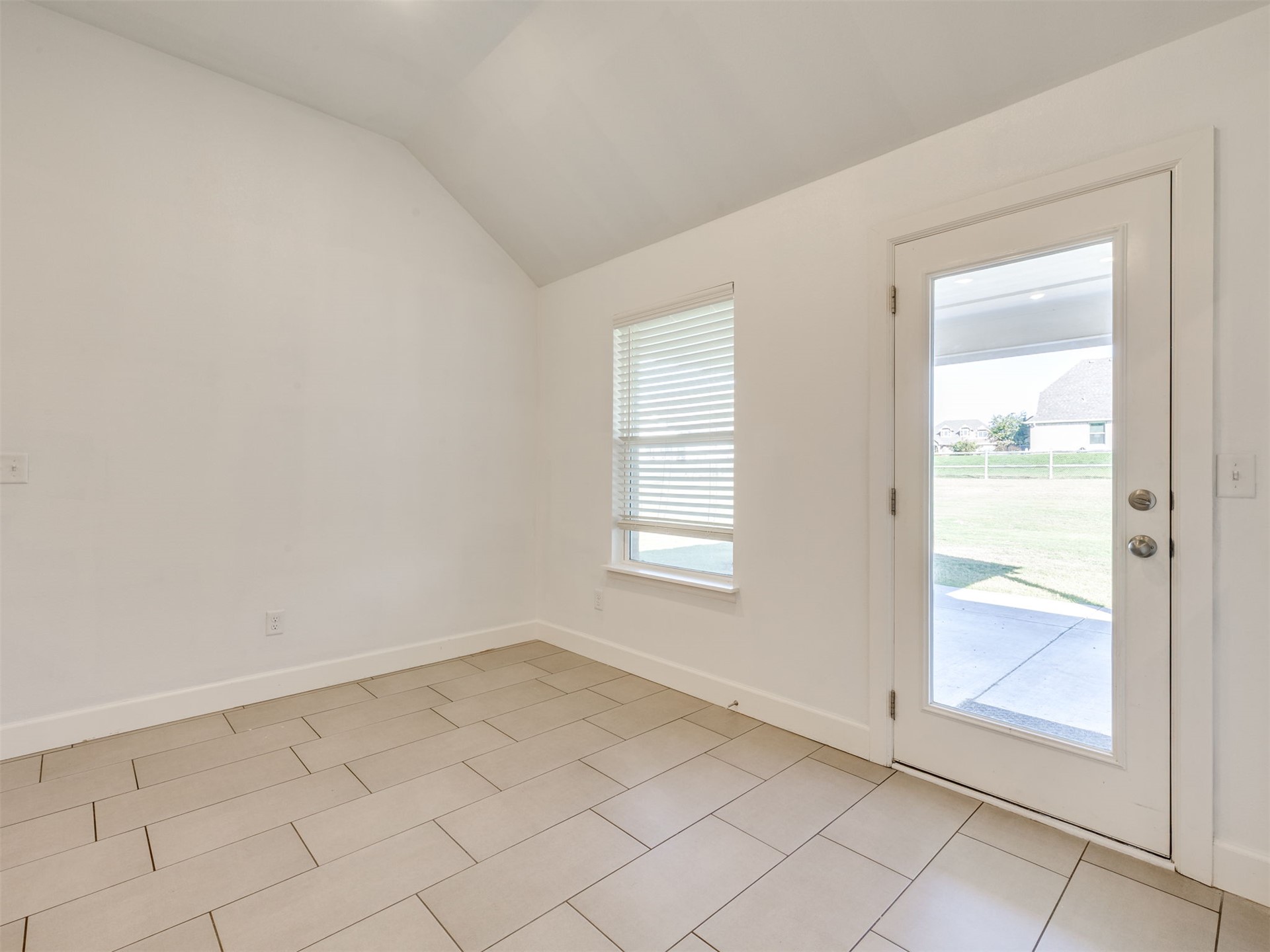 8913 N 63rd Avenue E Property Photo 27