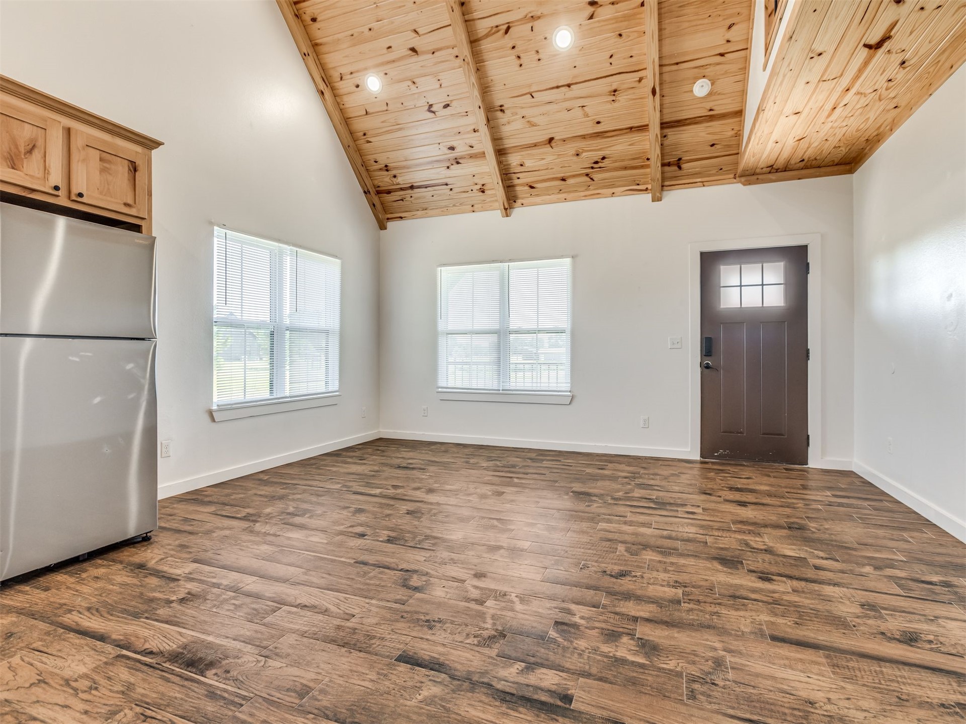 2809 E Wise Road Property Photo 6