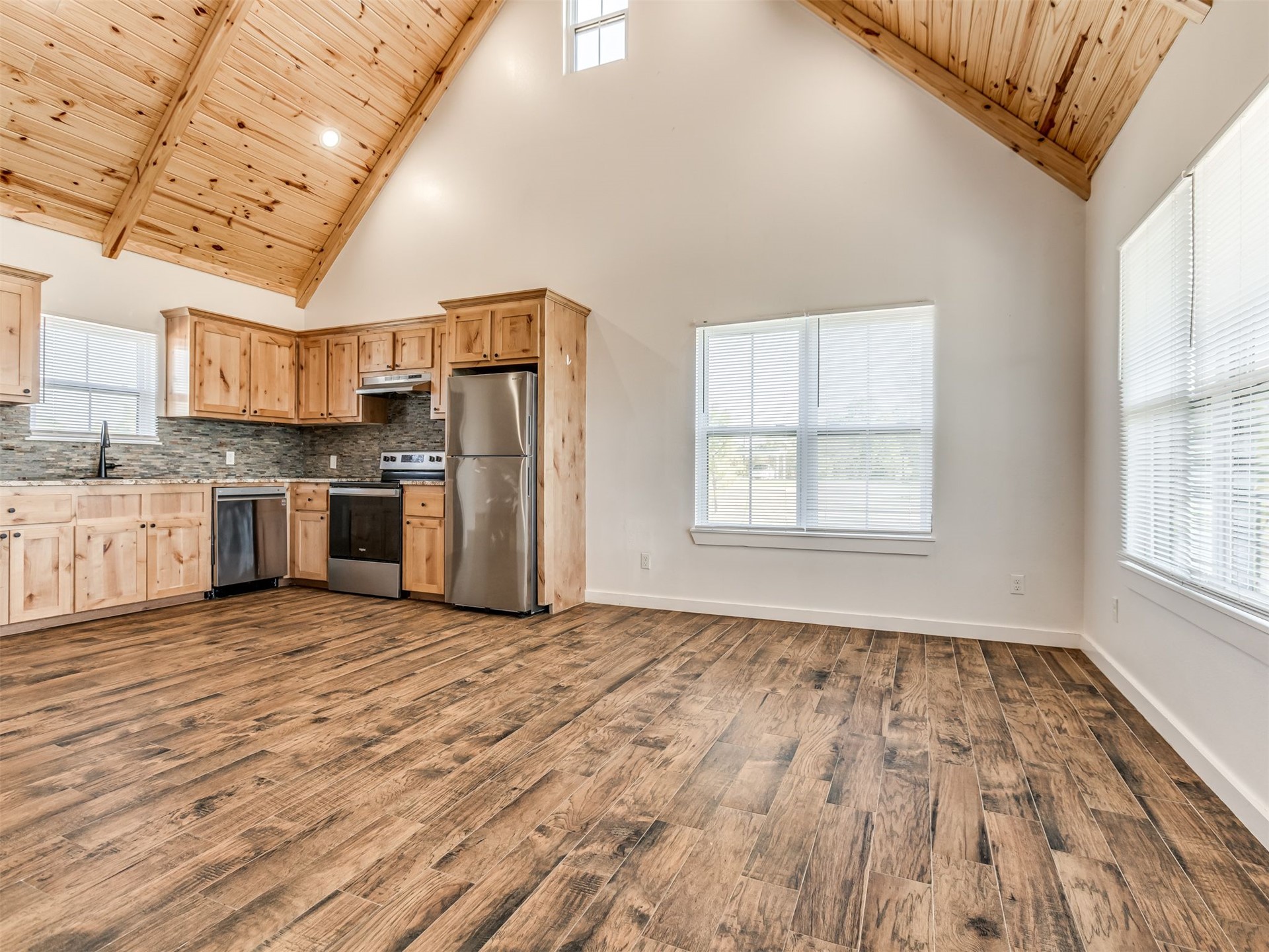 2809 E Wise Road Property Photo 11