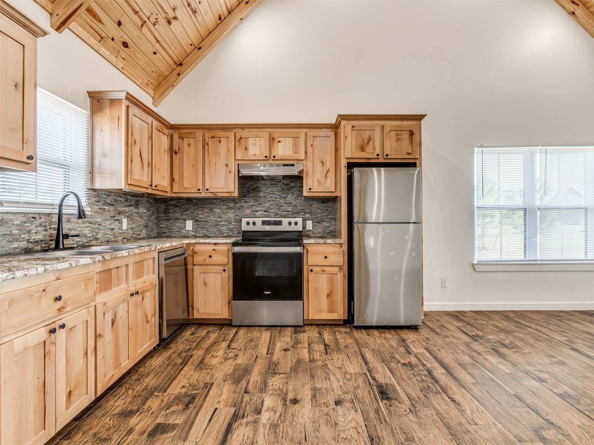 2809 E Wise Road Property Photo 12