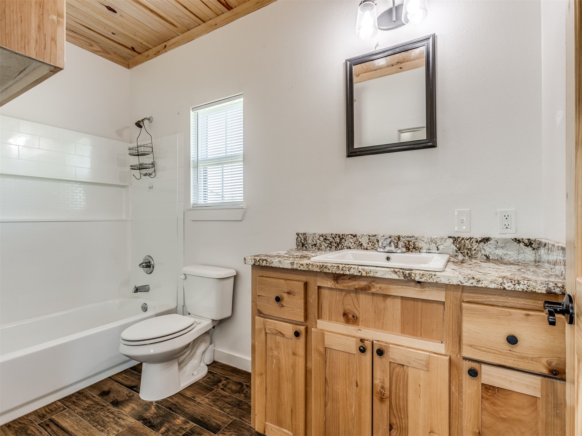 2809 E Wise Road Property Photo 21
