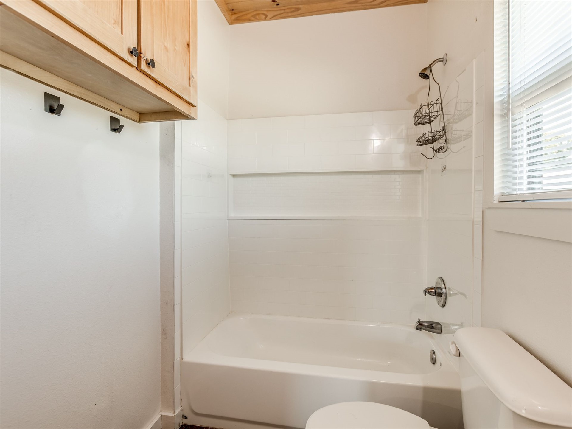 2809 E Wise Road Property Photo 22