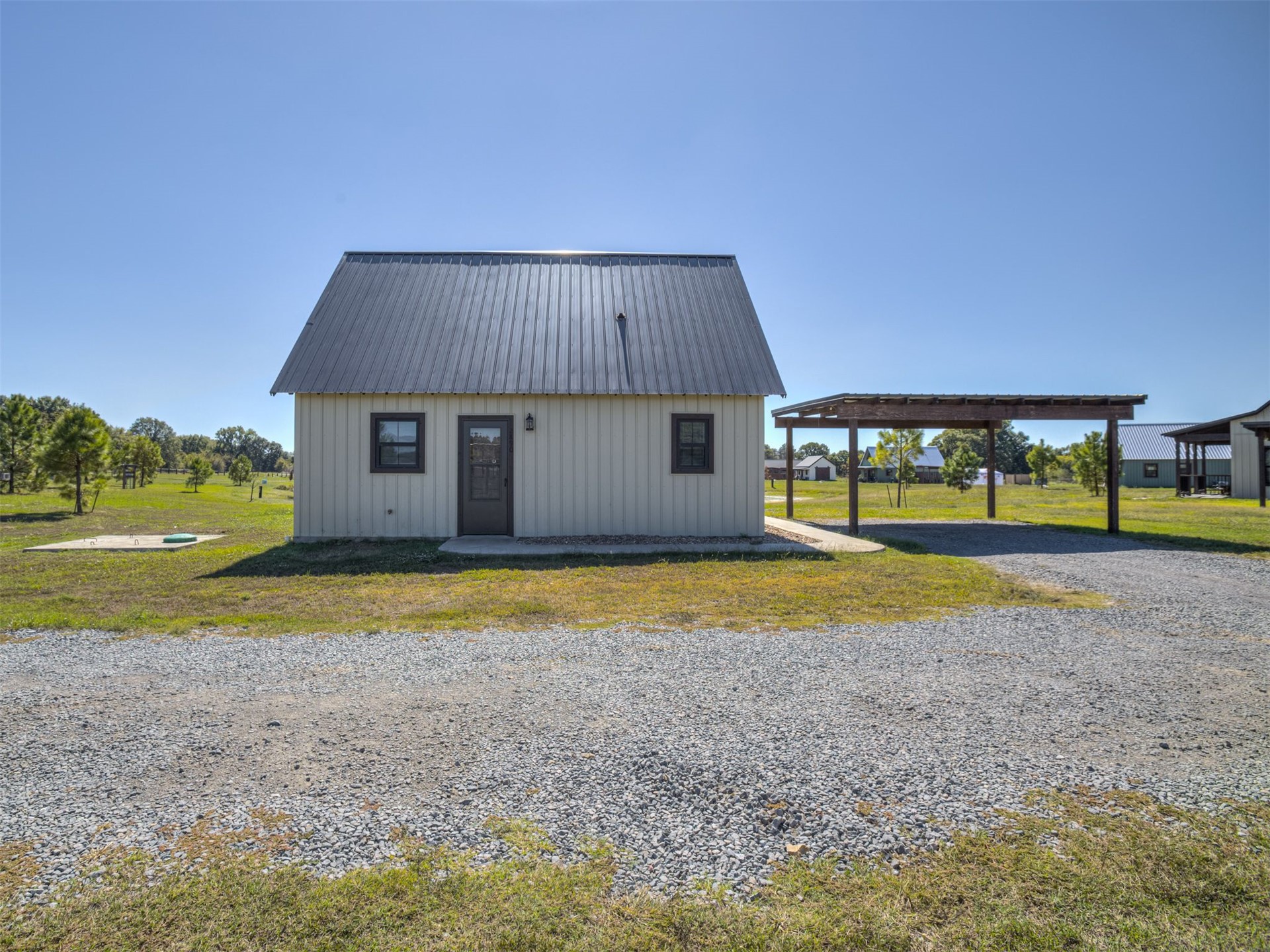 2809 E Wise Road Property Photo 29