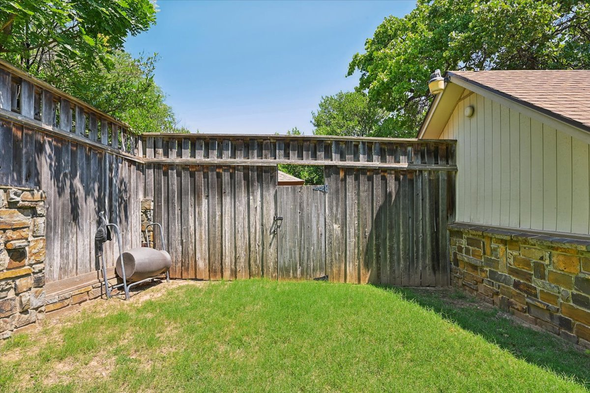 3110 E 71st Street S Property Photo 66