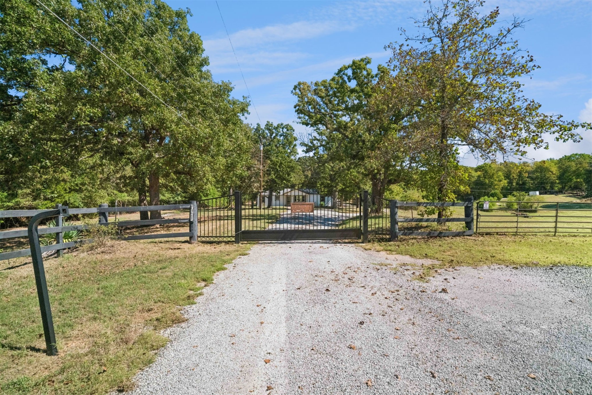 7371 Cottonwood Road Property Photo 1