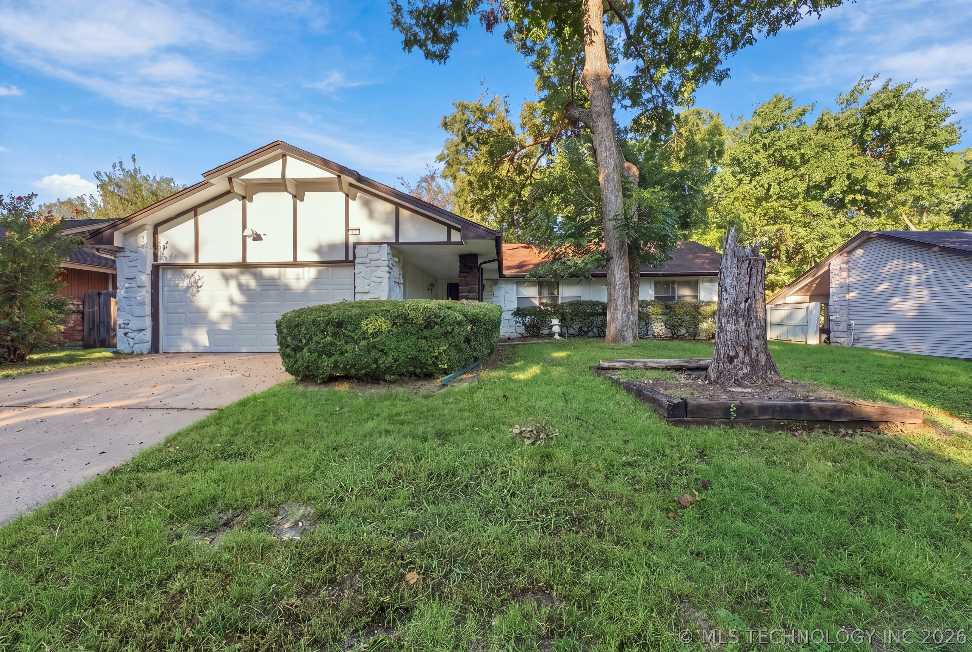 7732 S 69 East Place S Property Photo 1