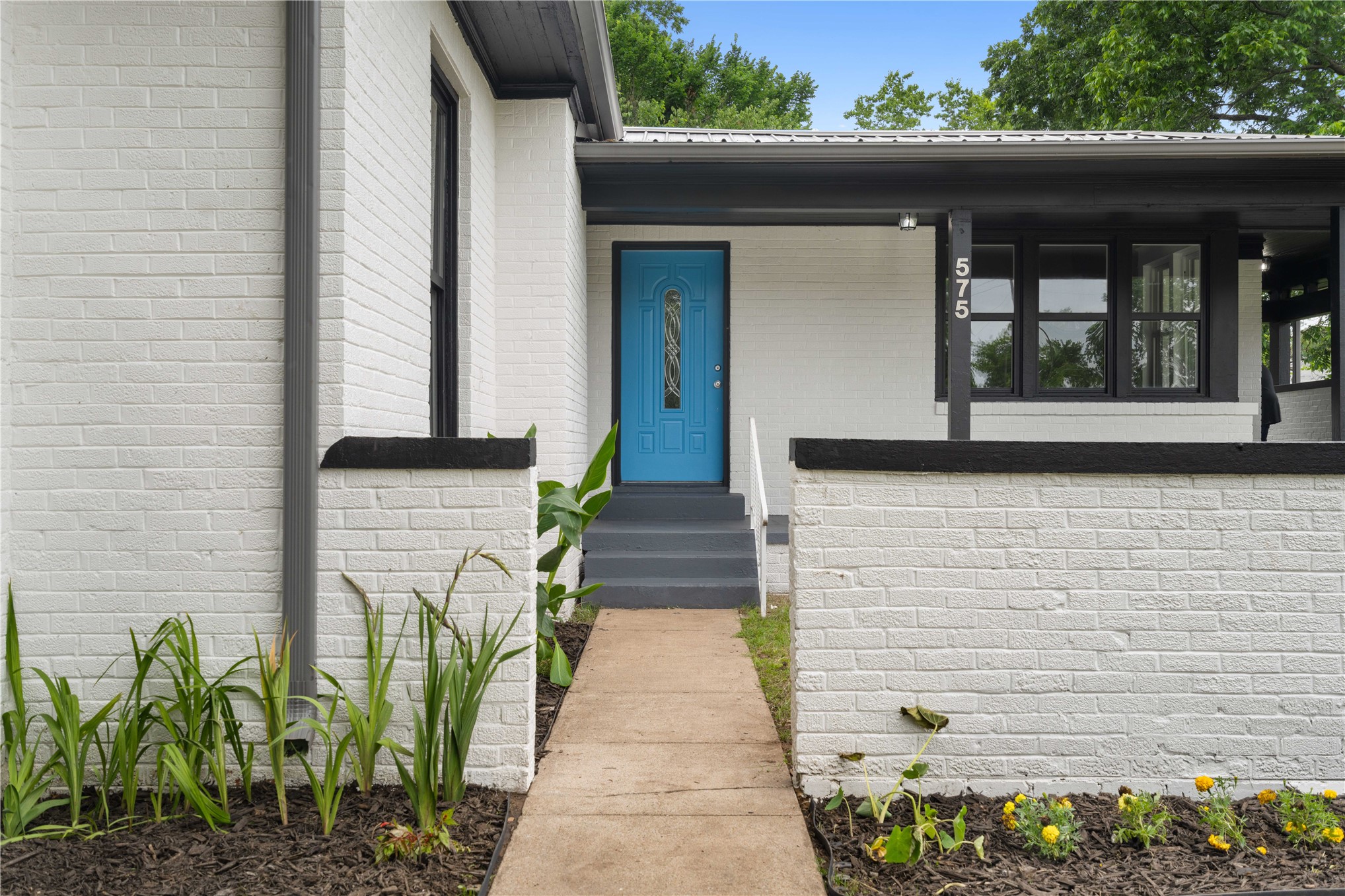 575 N 7th Street Property Photo 1