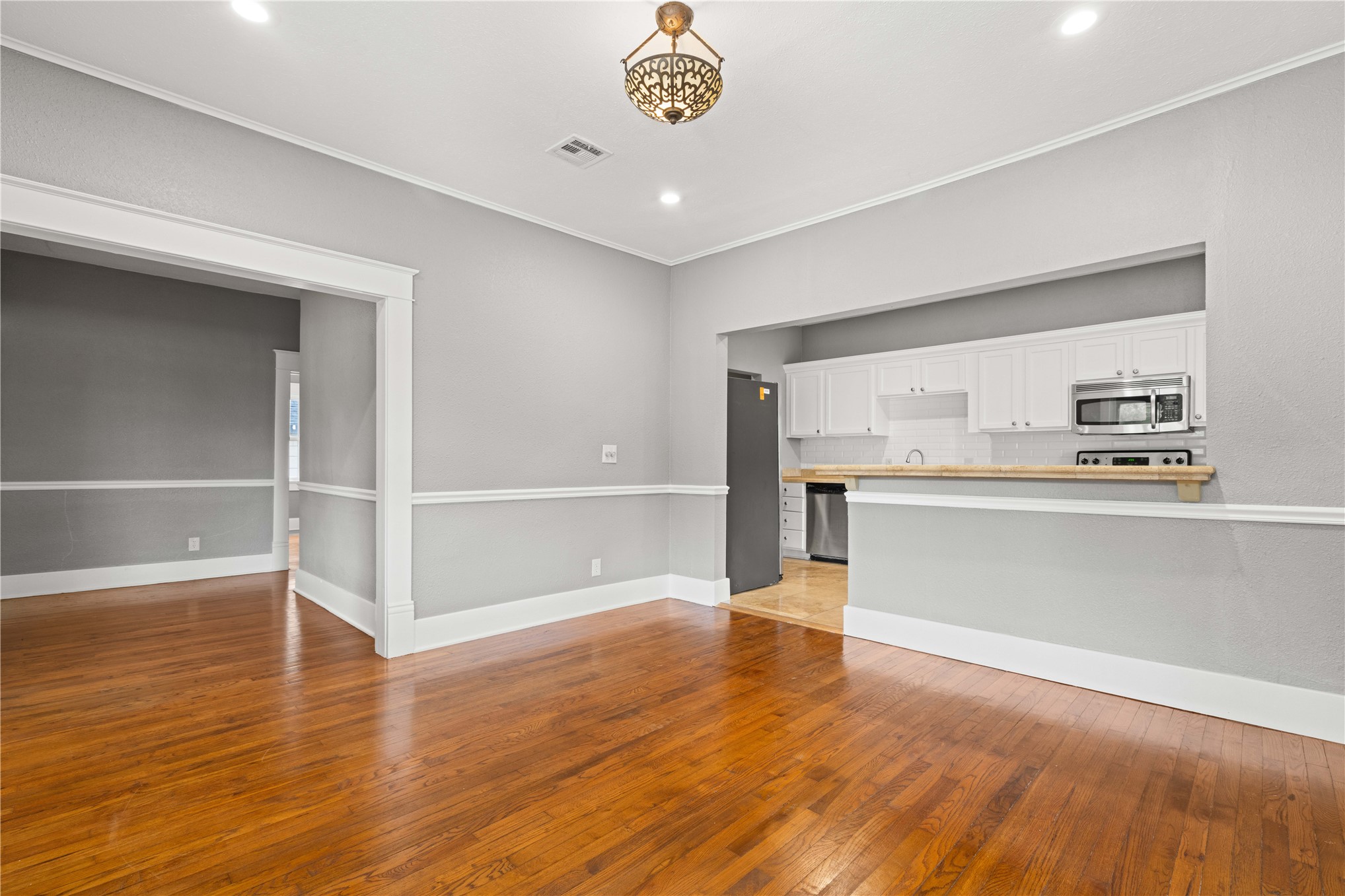 575 N 7th Street Property Photo 4