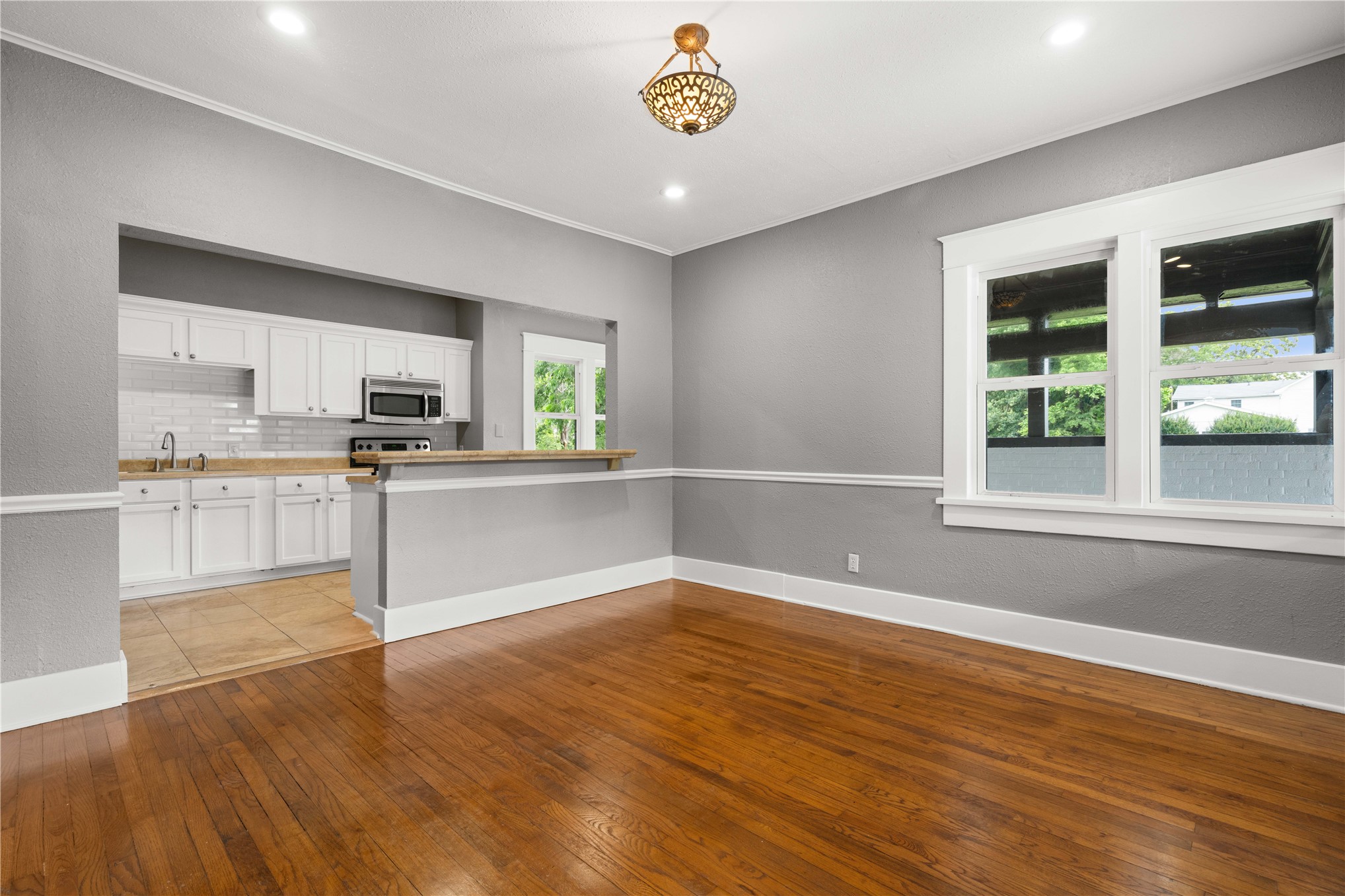 575 N 7th Street Property Photo 8