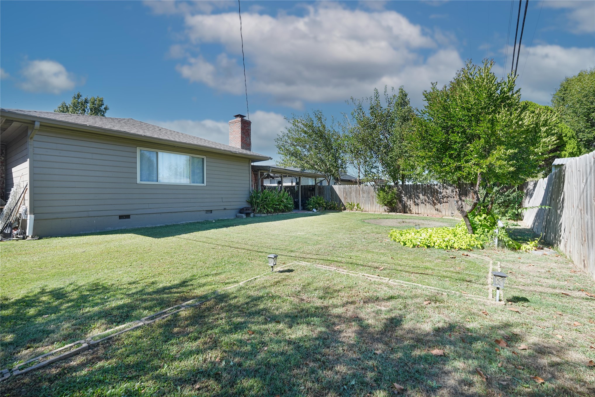 2407 S Norwood Avenue Property Photo 2