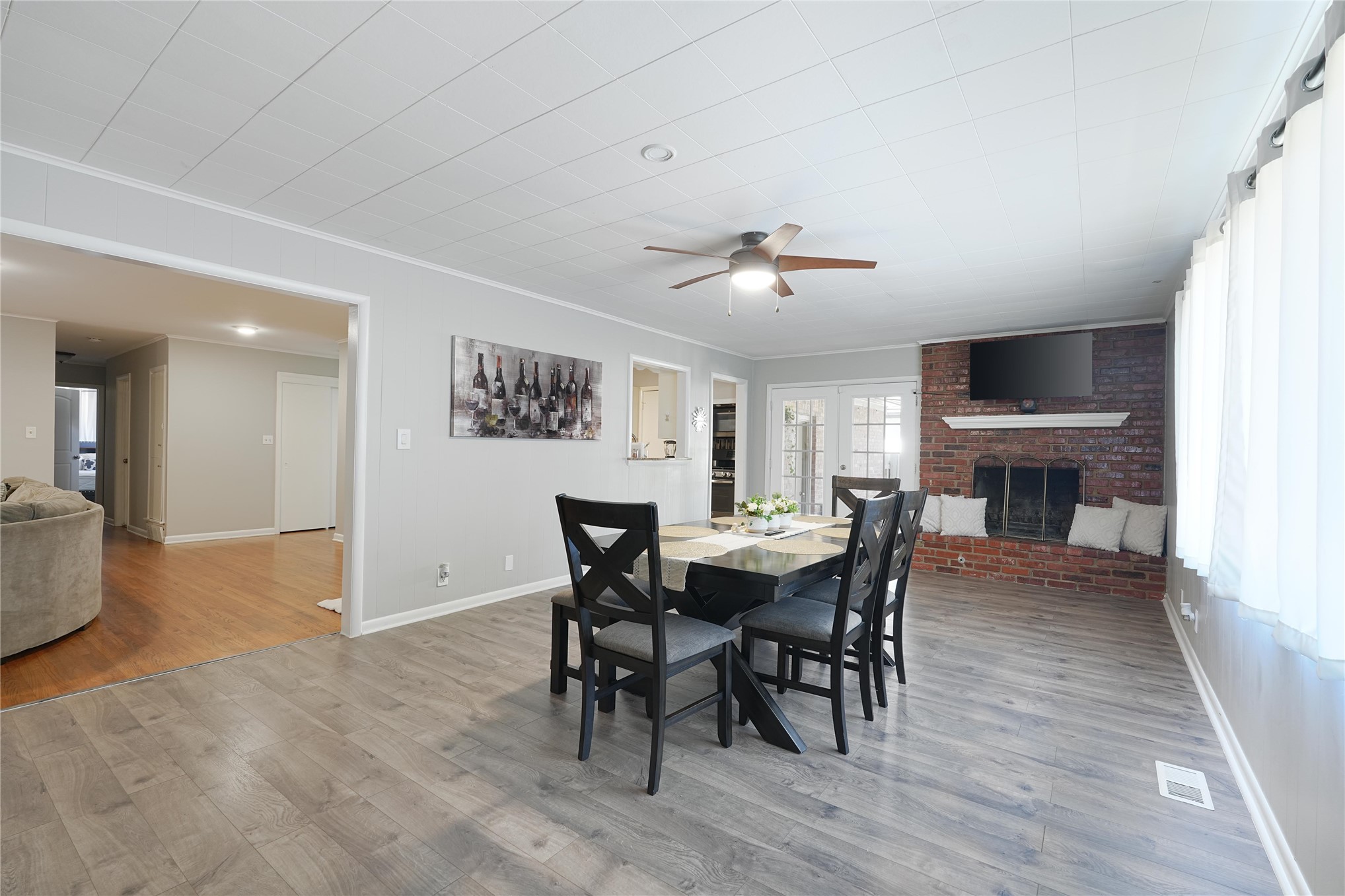 2407 S Norwood Avenue Property Photo 13