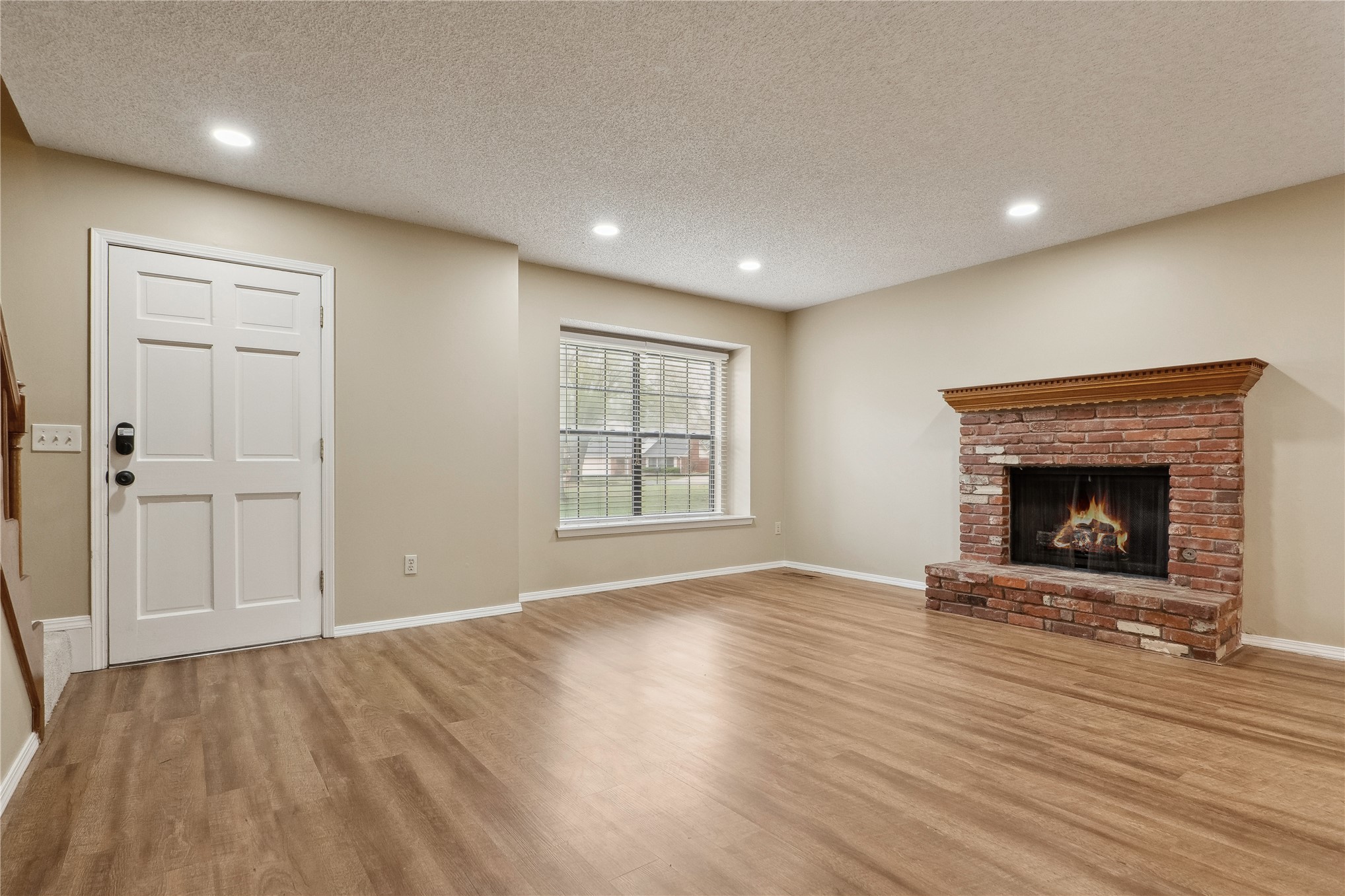 7735 S Trenton Avenue Property Photo 8