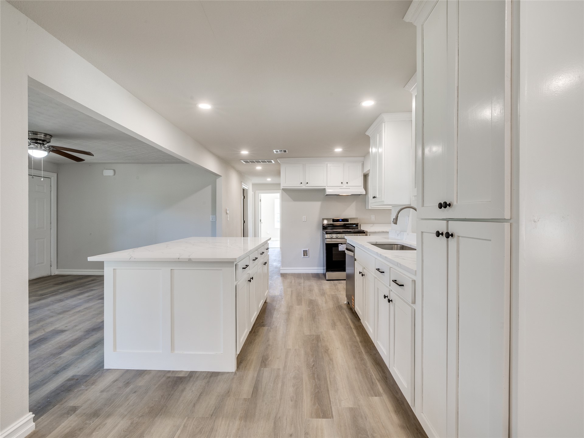 17096 S Yale Avenue Property Photo 15