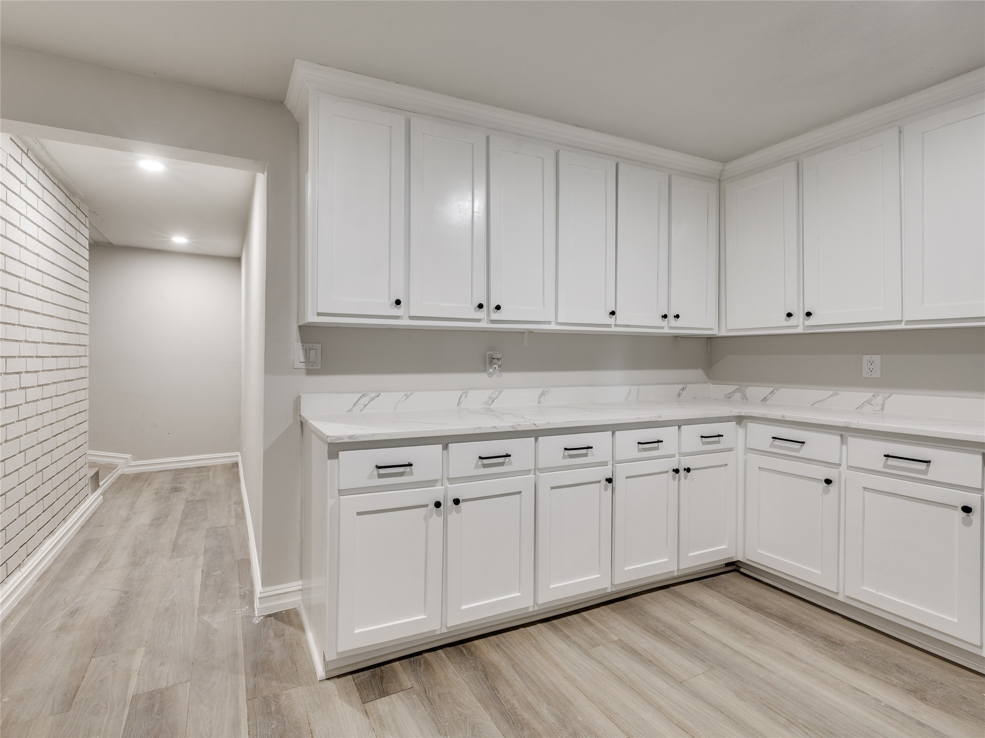 17096 S Yale Avenue Property Photo 45