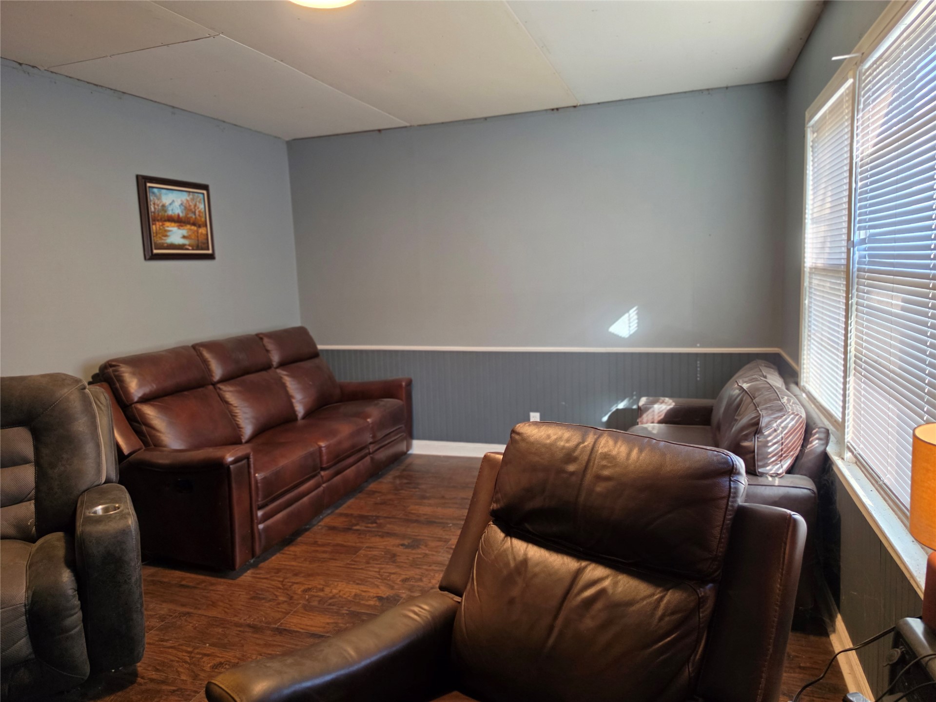 1810 W Spring Street Property Photo 4
