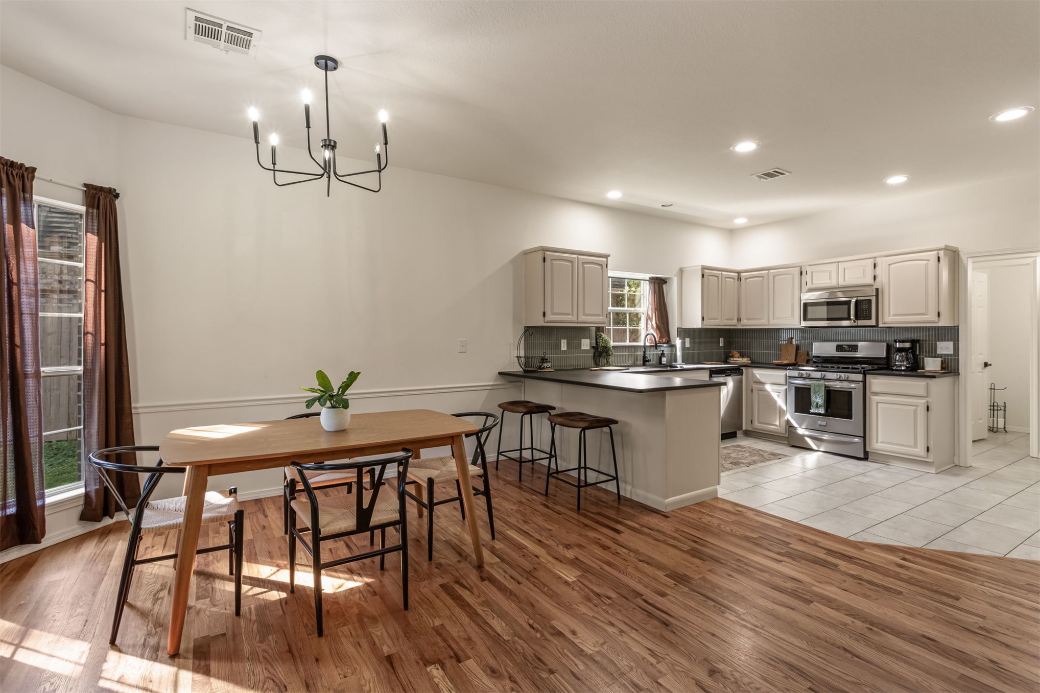 405 N Aster Avenue Property Photo 18