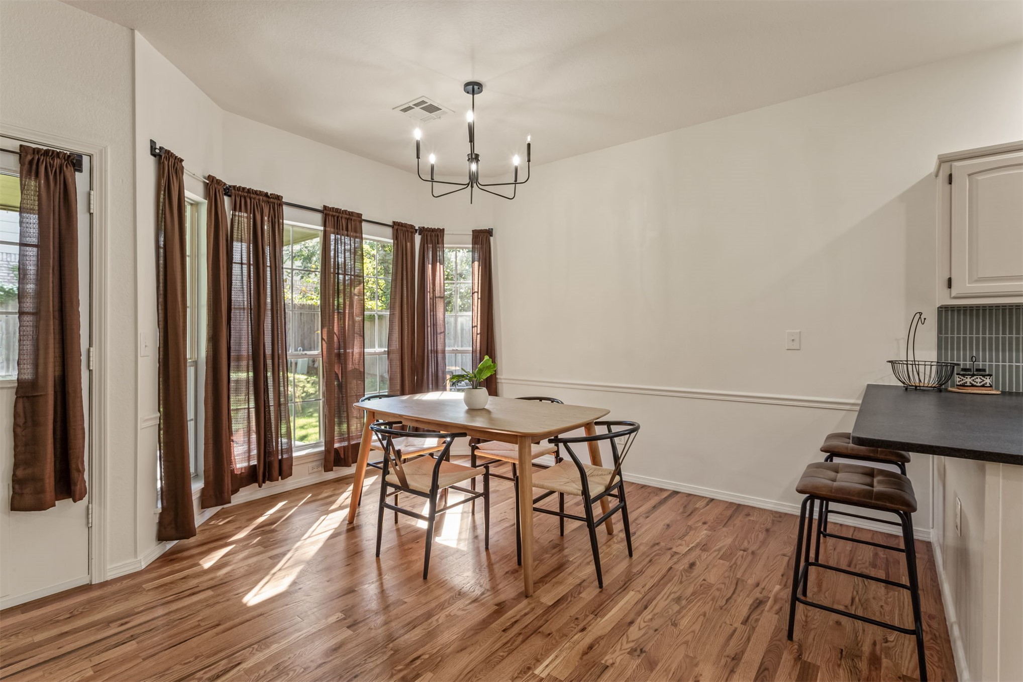 405 N Aster Avenue Property Photo 19