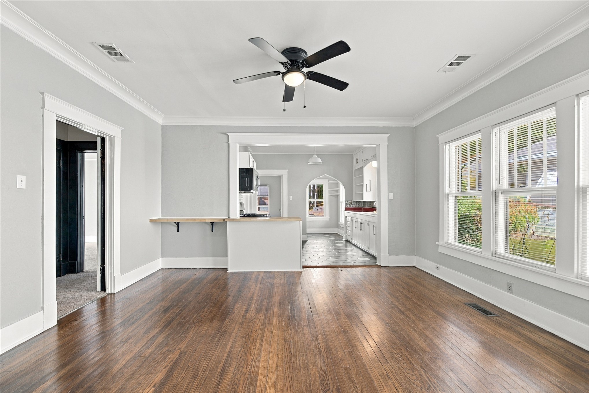 212 N Rosedale Avenue Property Photo 8