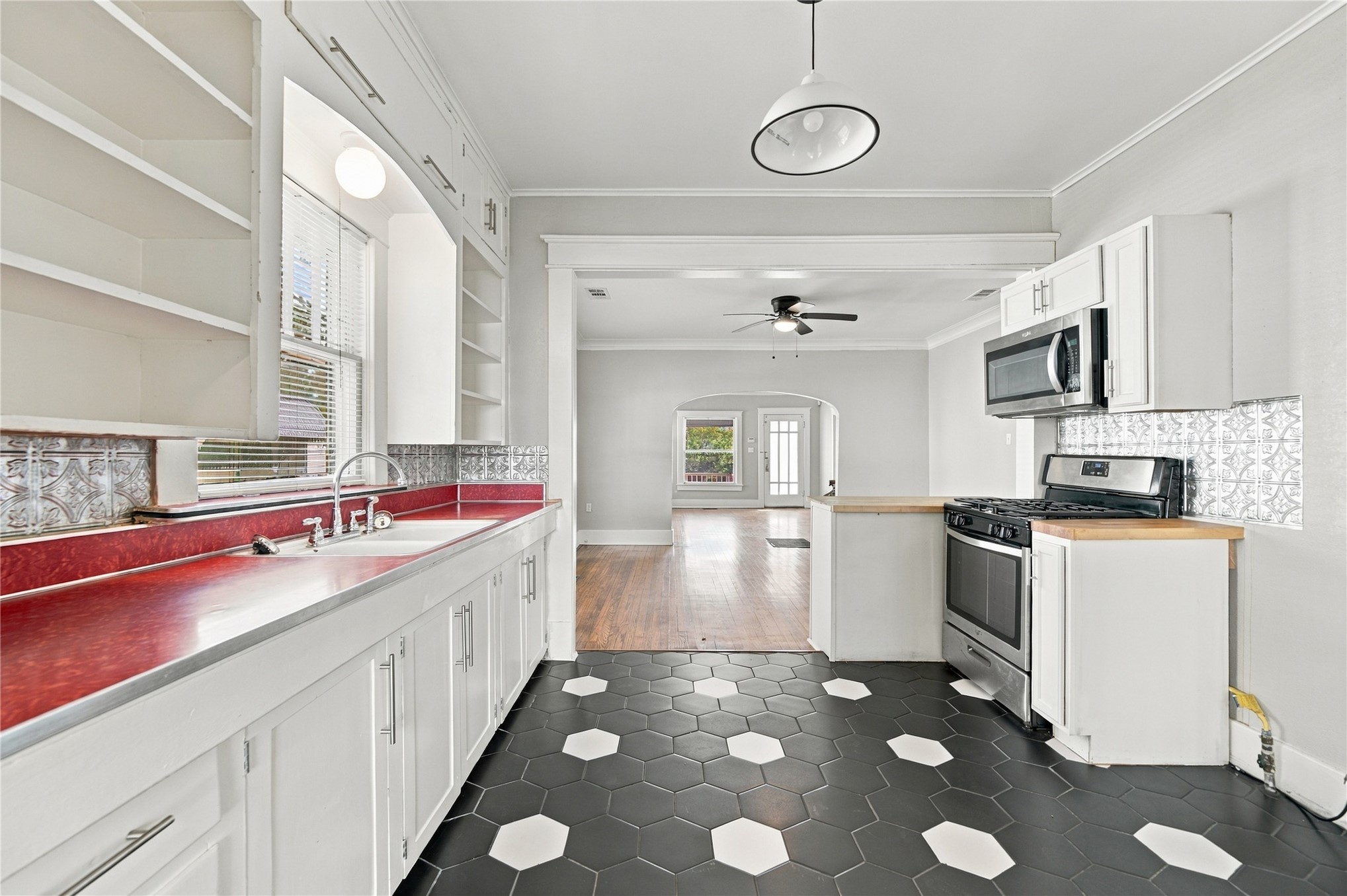 212 N Rosedale Avenue Property Photo 11