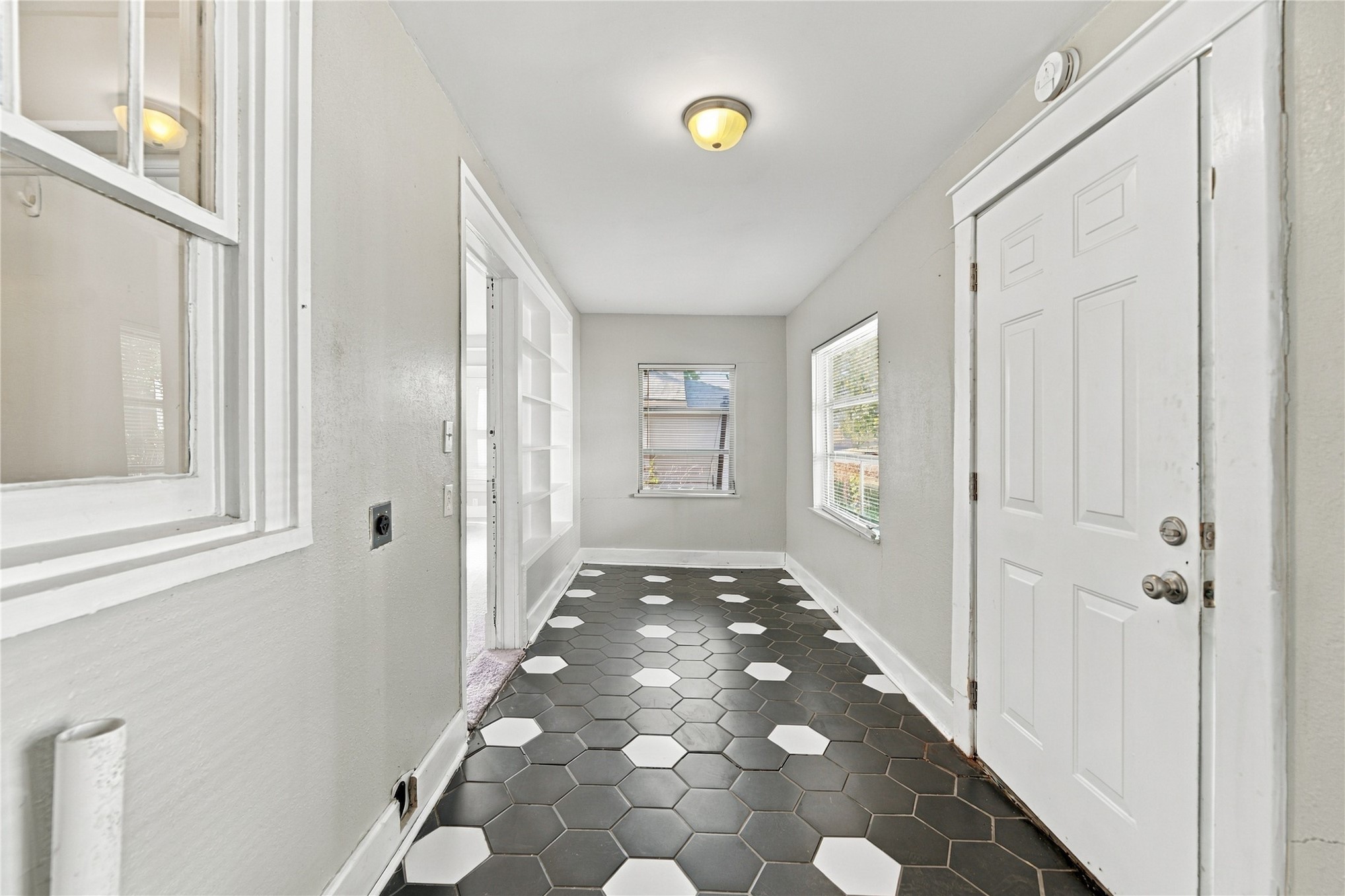 212 N Rosedale Avenue Property Photo 12