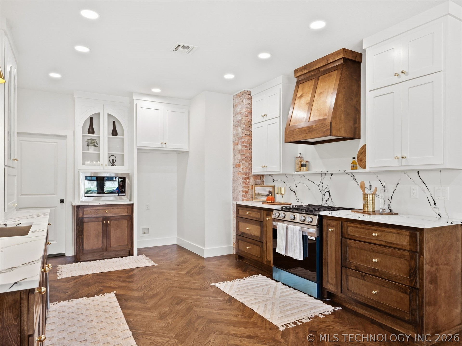 1123 S Newport Avenue Property Photo 10