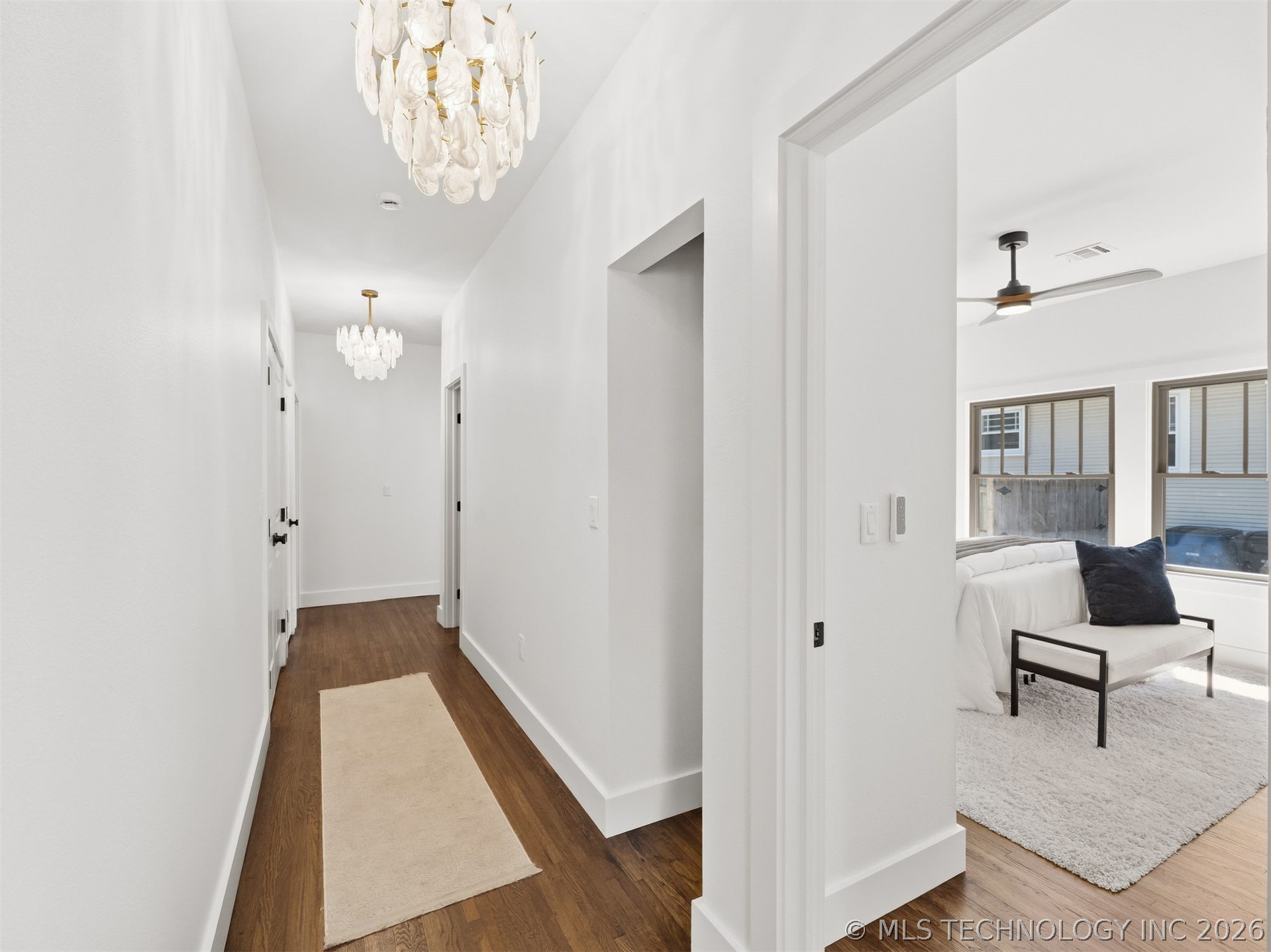 1123 S Newport Avenue Property Photo 16