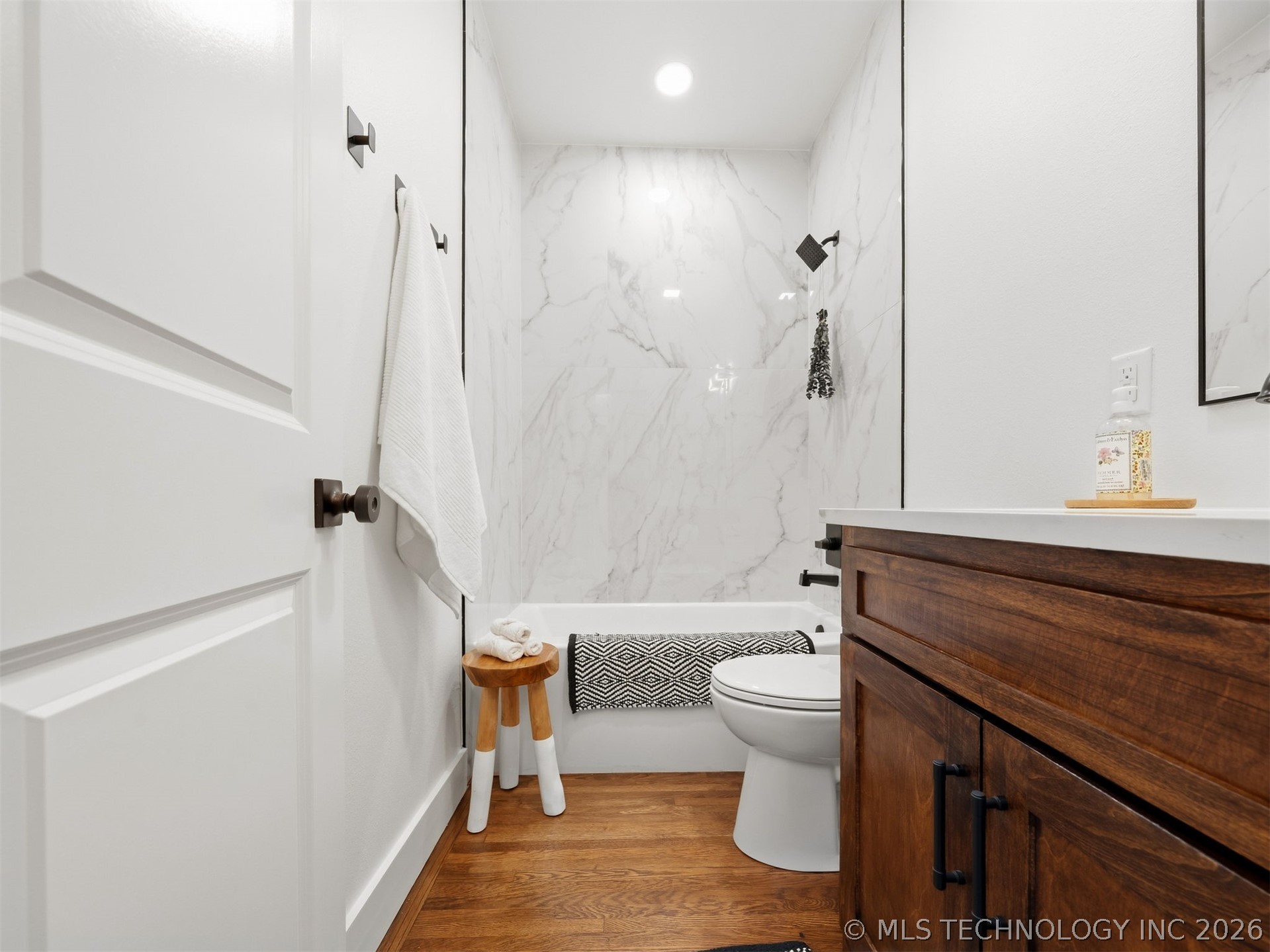 1123 S Newport Avenue Property Photo 19
