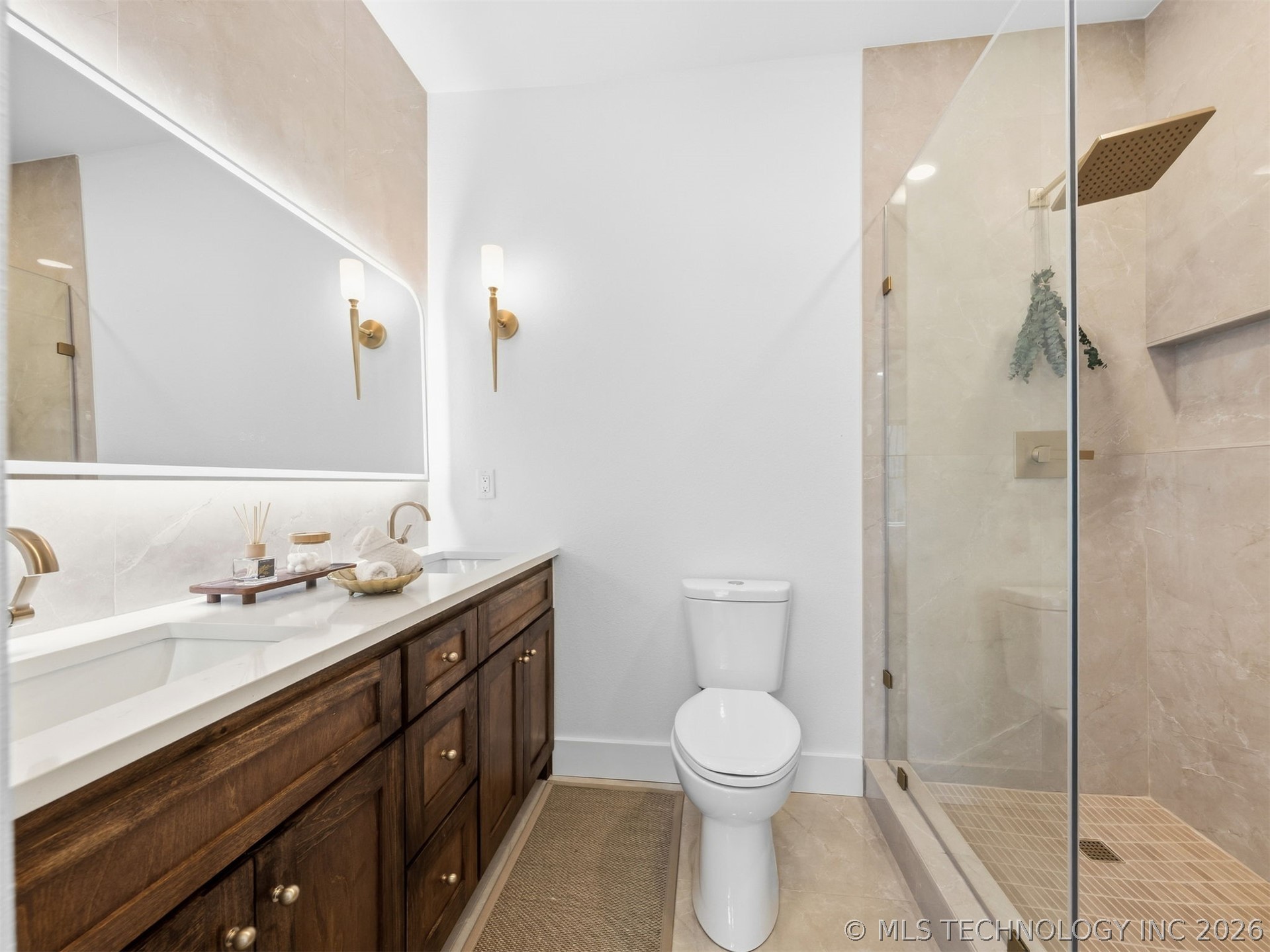 1123 S Newport Avenue Property Photo 26