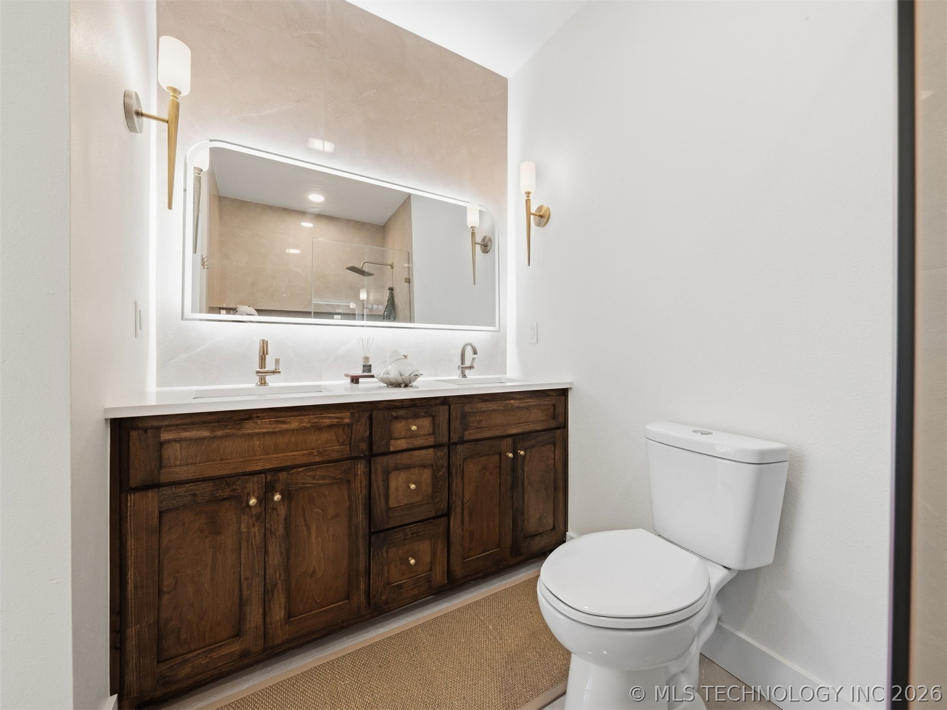 1123 S Newport Avenue Property Photo 28