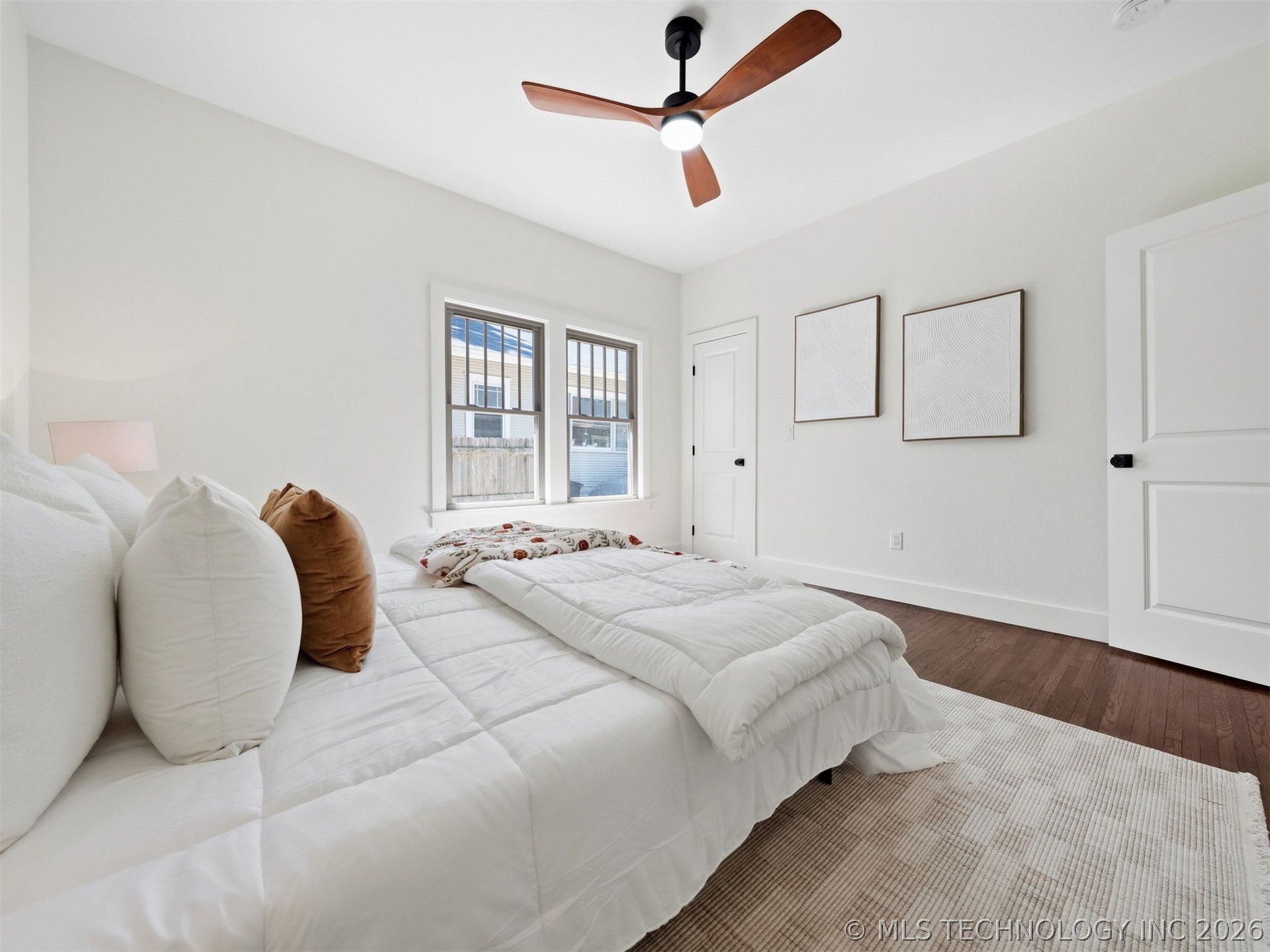 1123 S Newport Avenue Property Photo 29
