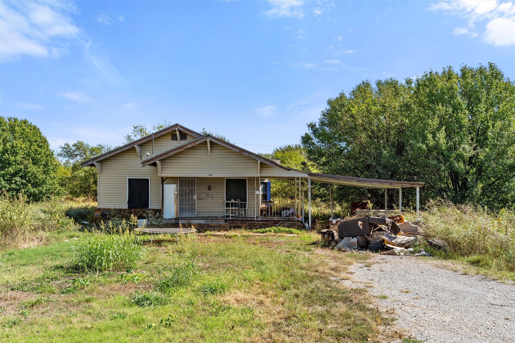 396821 W 1350 Drive Property Photo 5